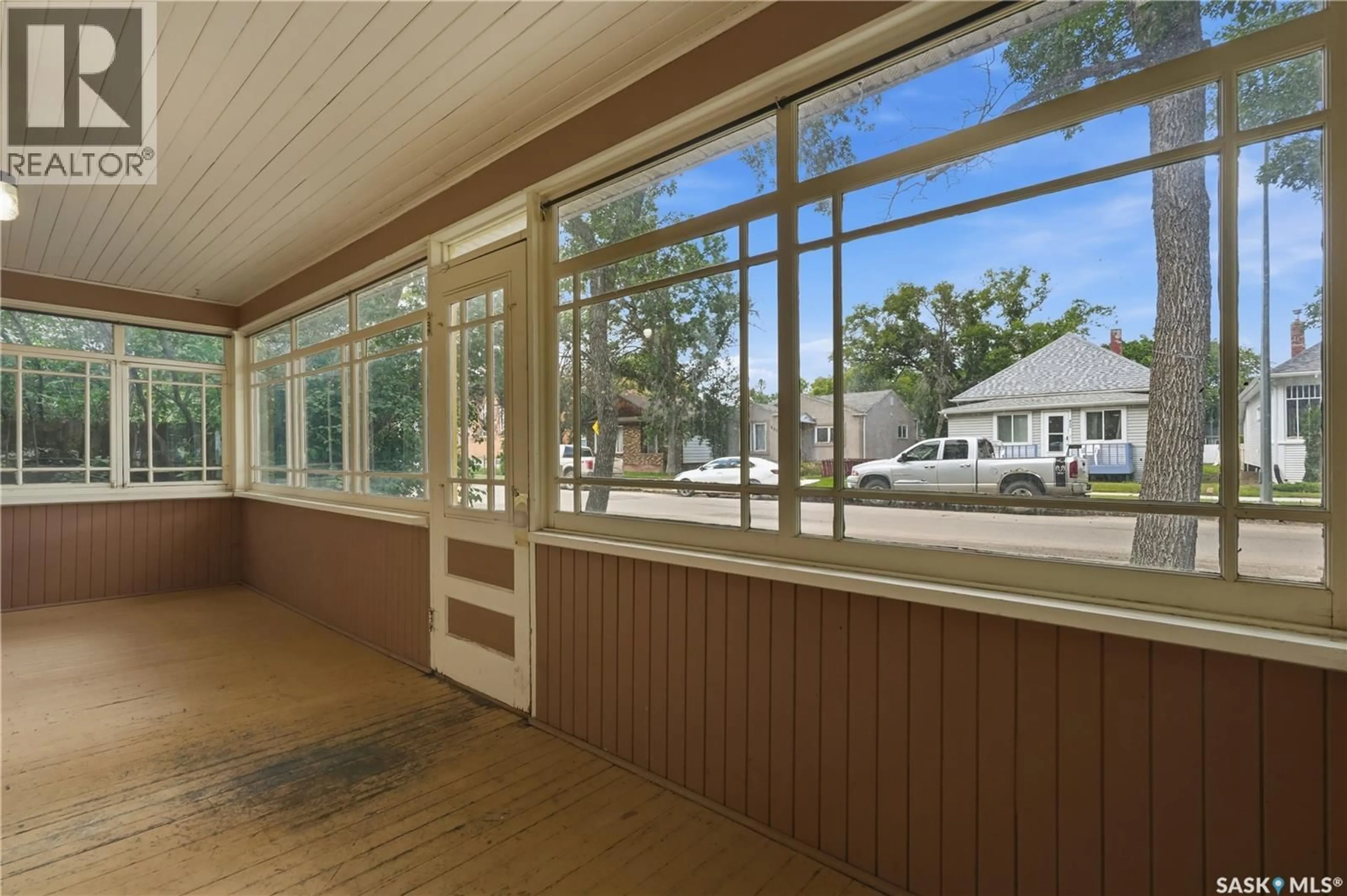 Patio, street for 447 DUFFIELD STREET, Moose Jaw Saskatchewan S6H5H7