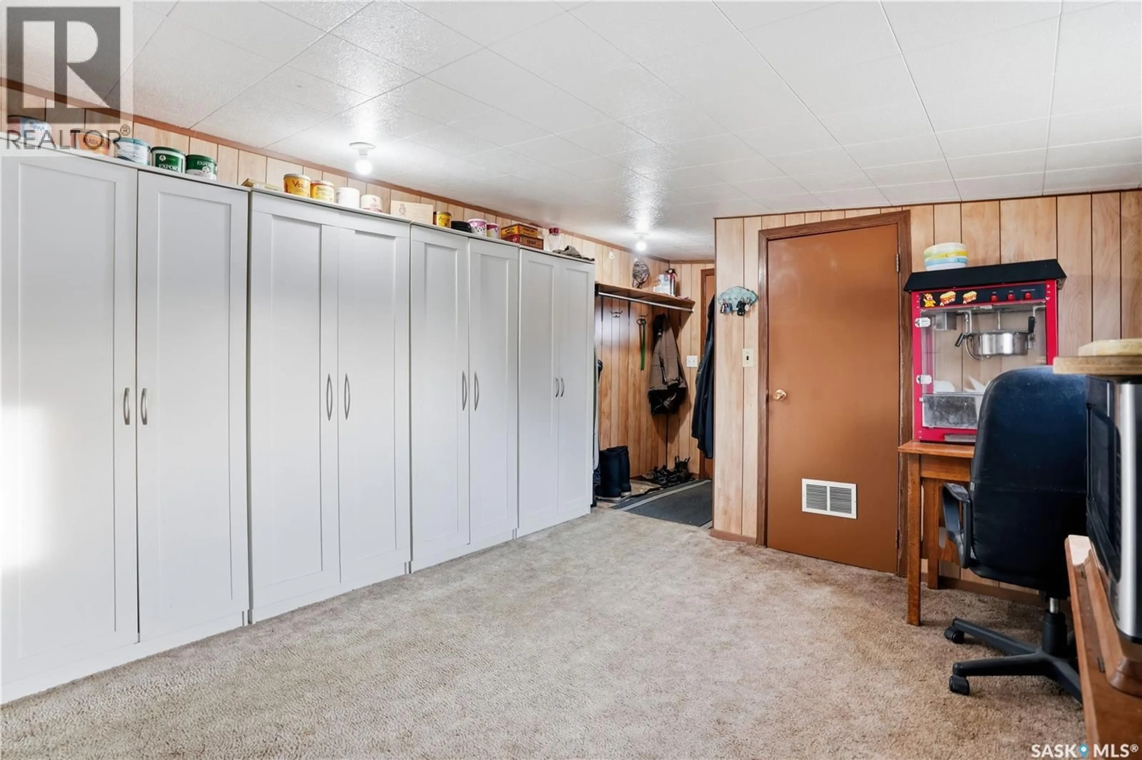 Storage room or clothes room or walk-in closet for 514 MCKENZIE STREET, Morse Saskatchewan S0H3C0