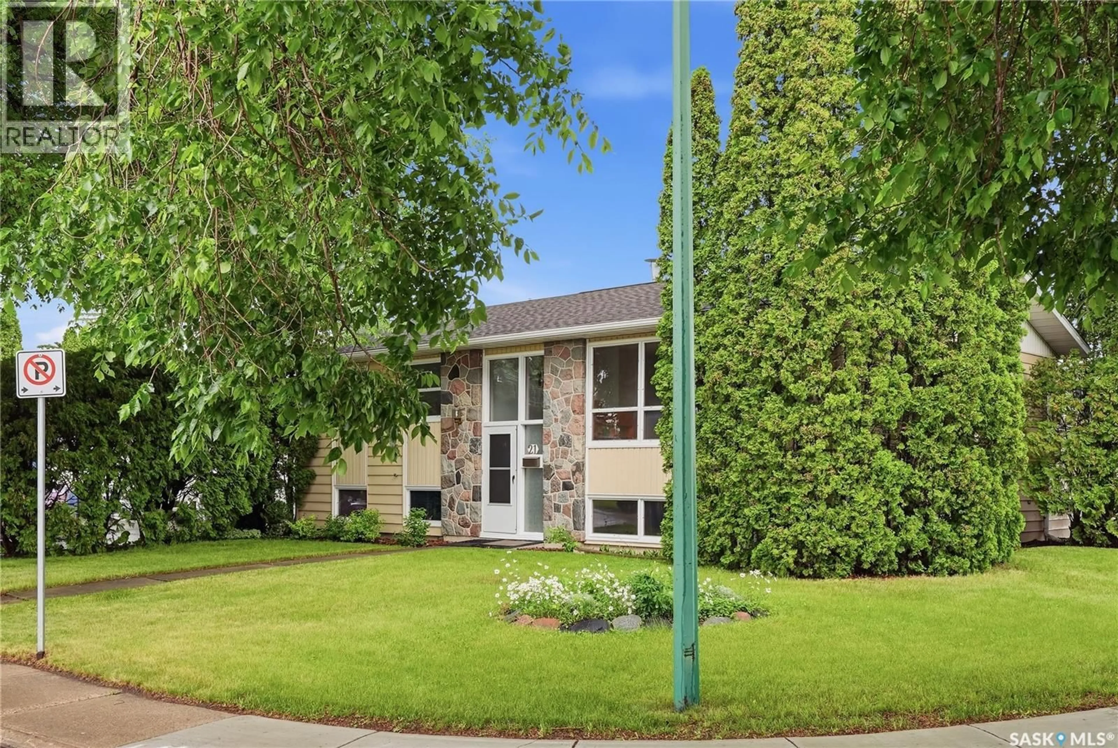 Home with brick exterior material, street for 21 BATEMAN CRESCENT, Saskatoon Saskatchewan S7H3C3