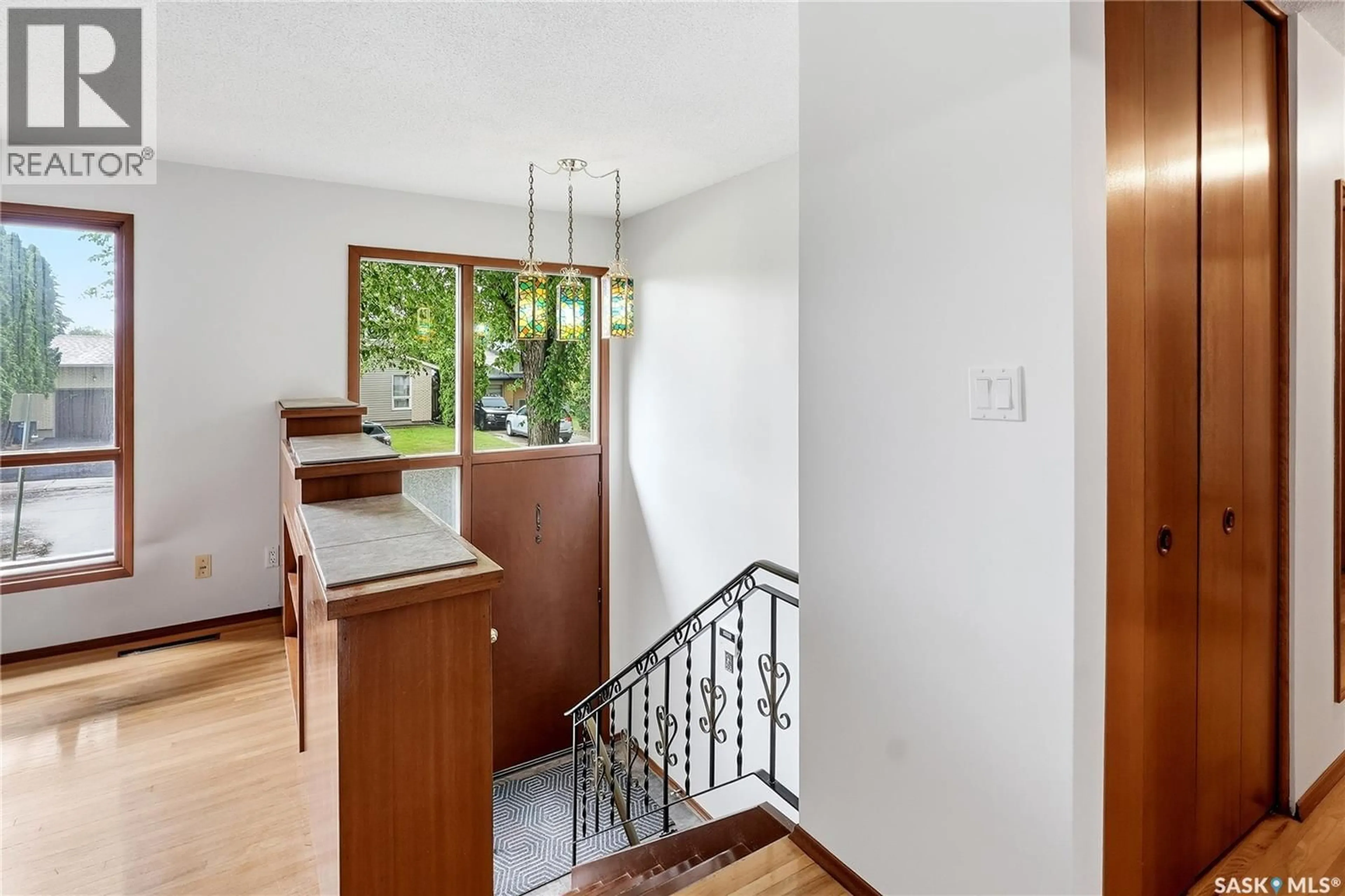 Indoor foyer for 21 BATEMAN CRESCENT, Saskatoon Saskatchewan S7H3C3