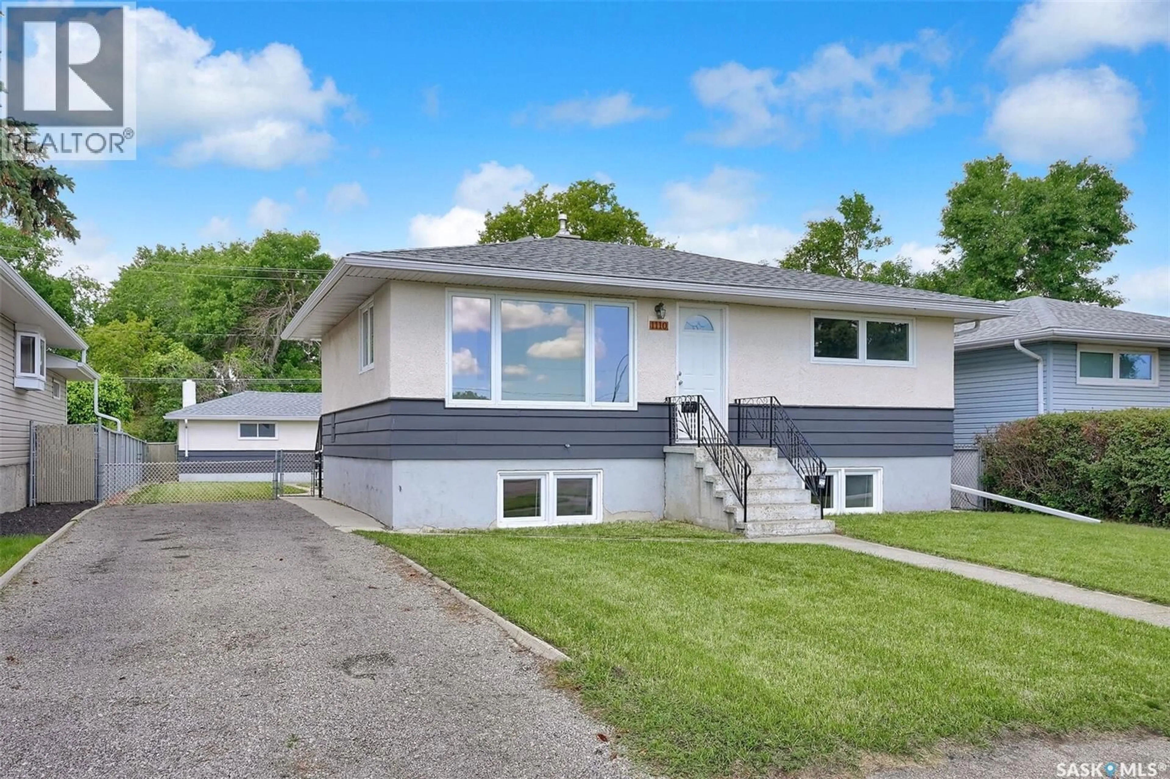 Home with vinyl exterior material, unknown for 1110 REYNOLDS STREET, Regina Saskatchewan S4N3M2