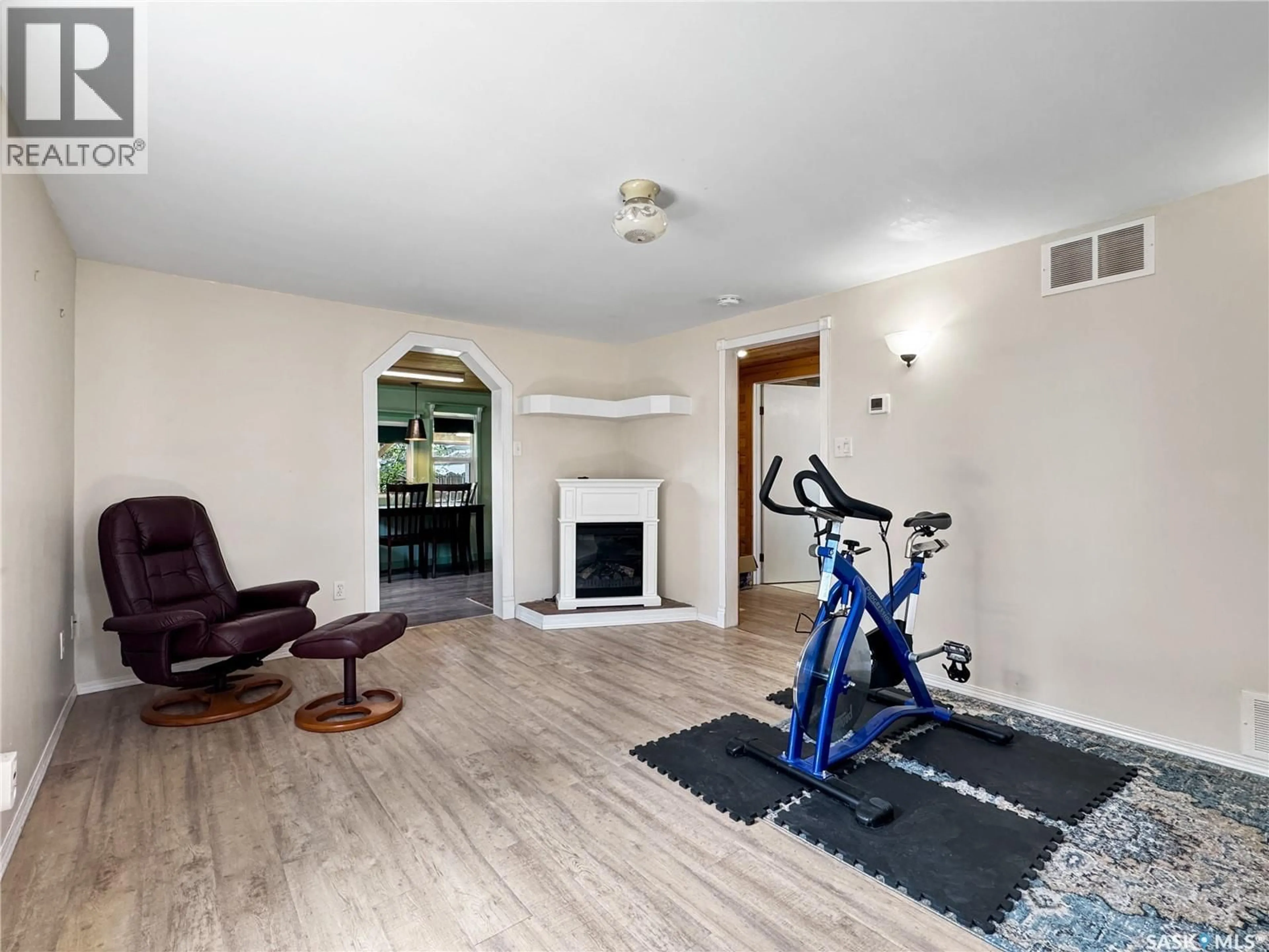 Gym or fitness room for E - 205 4TH STREET, Wilkie Saskatchewan S0K4W0