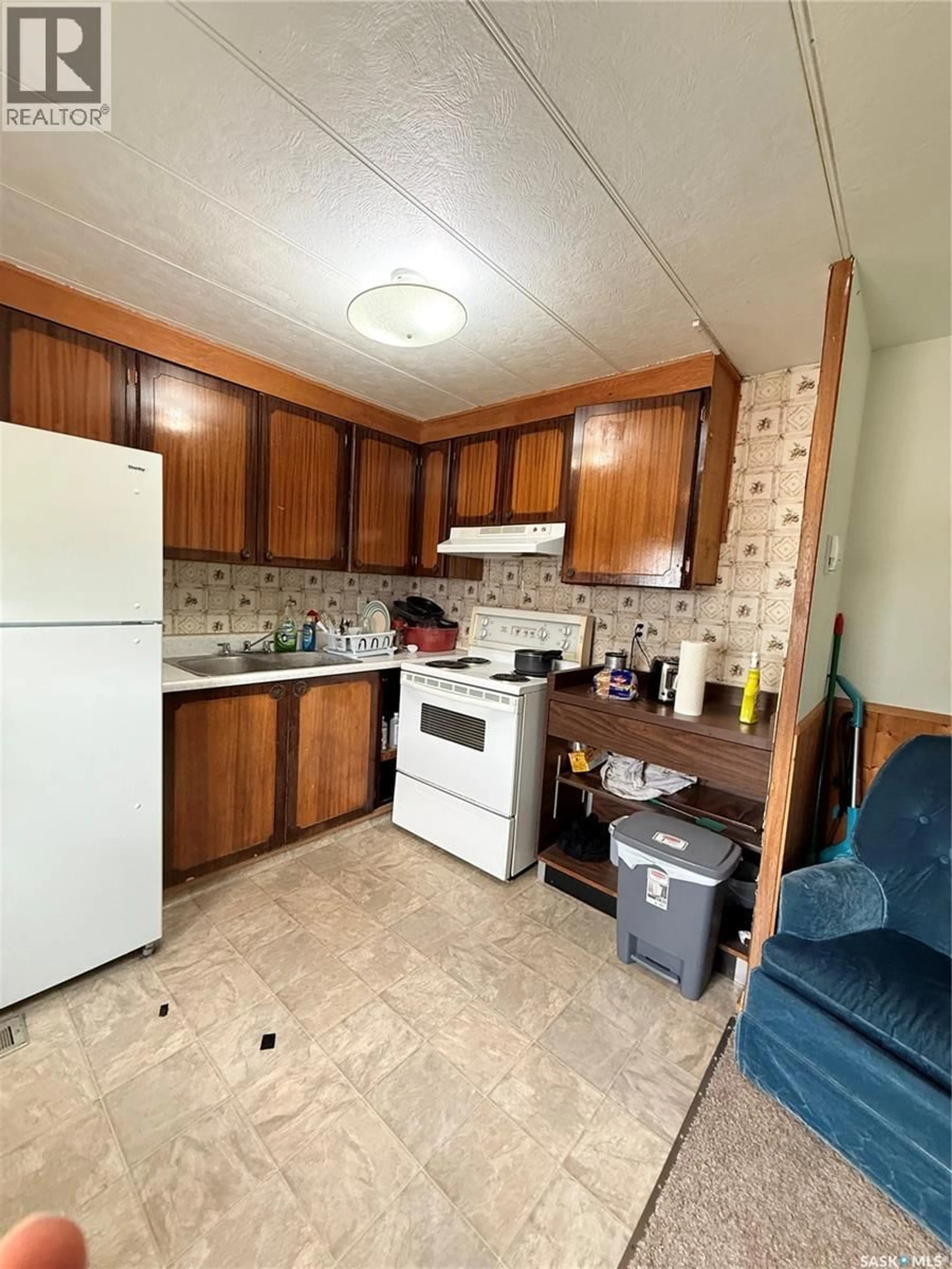 Standard kitchen, unknown for #10 - 360 5TH STREET, Shaunavon Saskatchewan S0N2M0