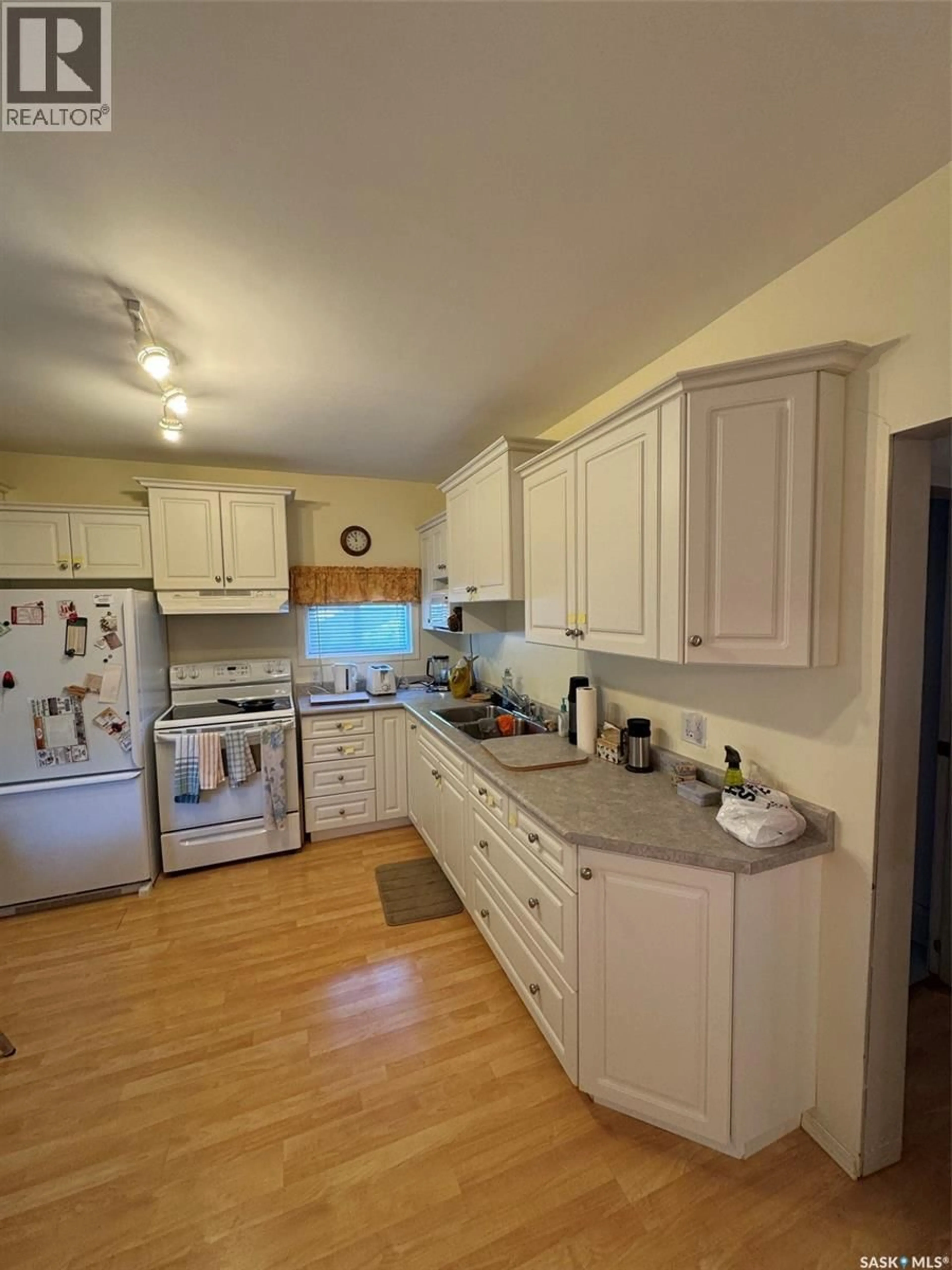 Standard kitchen, unknown for 1351 108TH STREET, North Battleford Saskatchewan S9A2B6