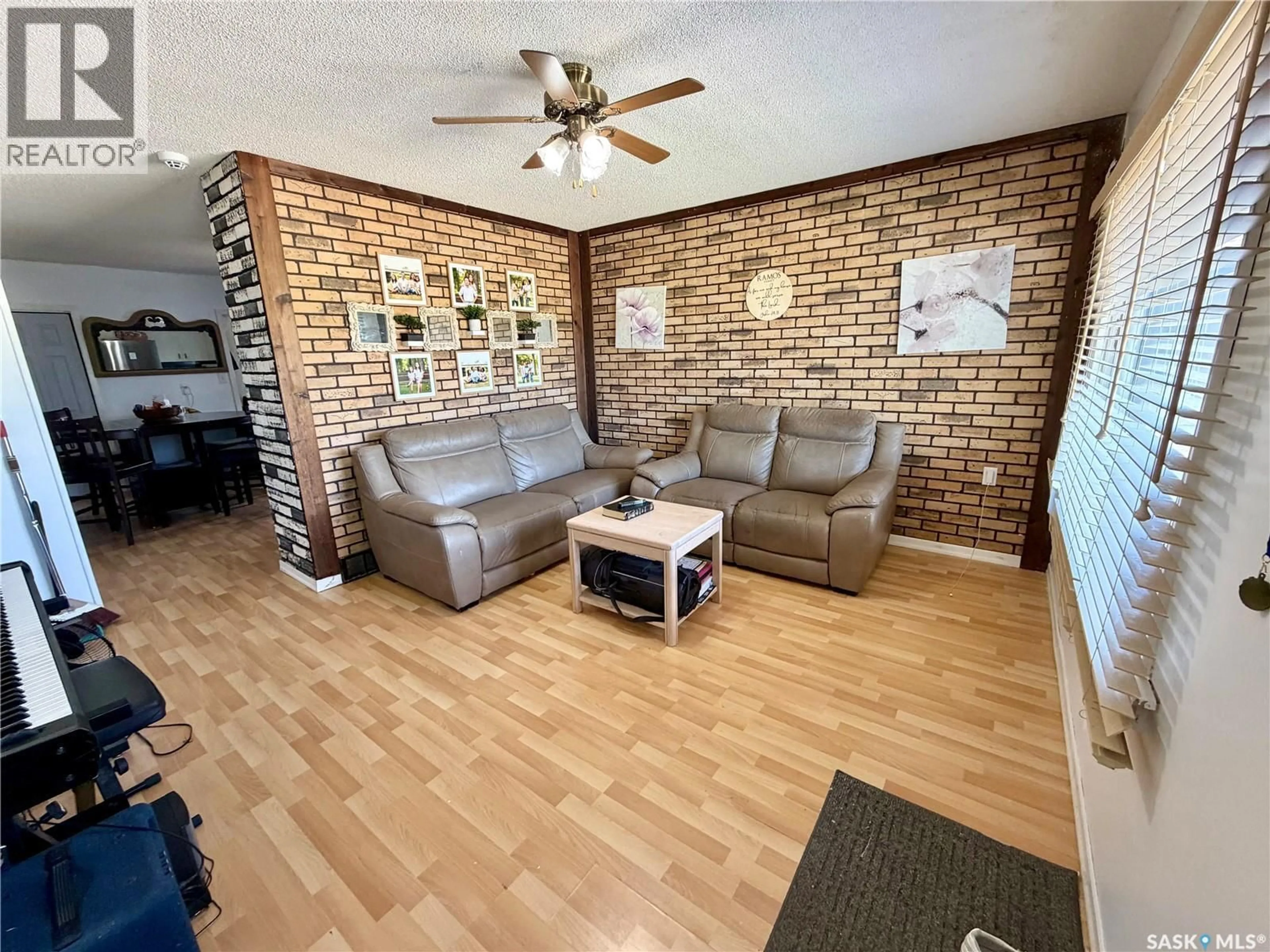 Living room with furniture, unknown for 85 13TH AVENUE, Swift Current Saskatchewan S9H3S1