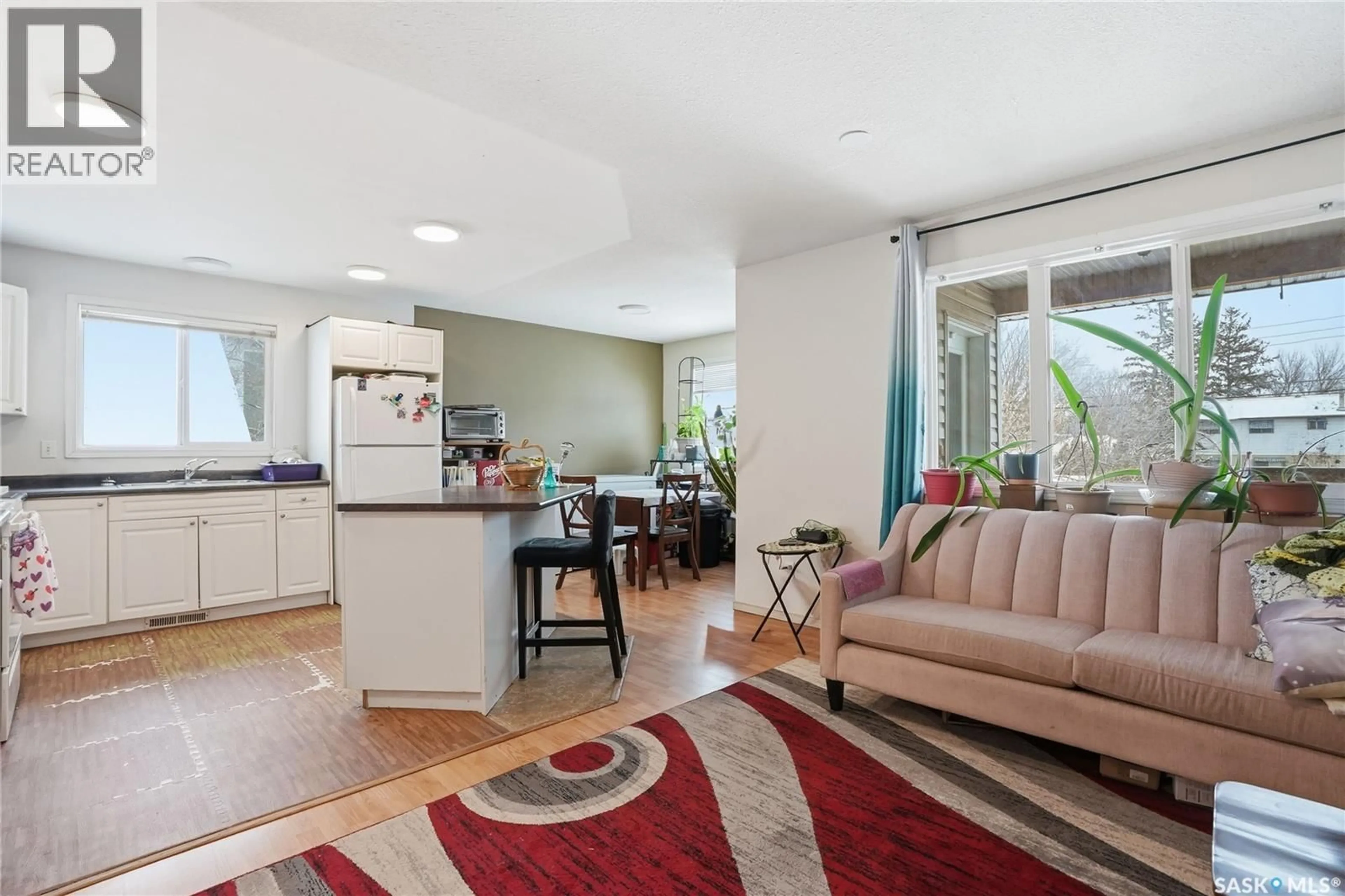 Open concept kitchen, unknown for 222 V AVENUE, Saskatoon Saskatchewan S7M3B3