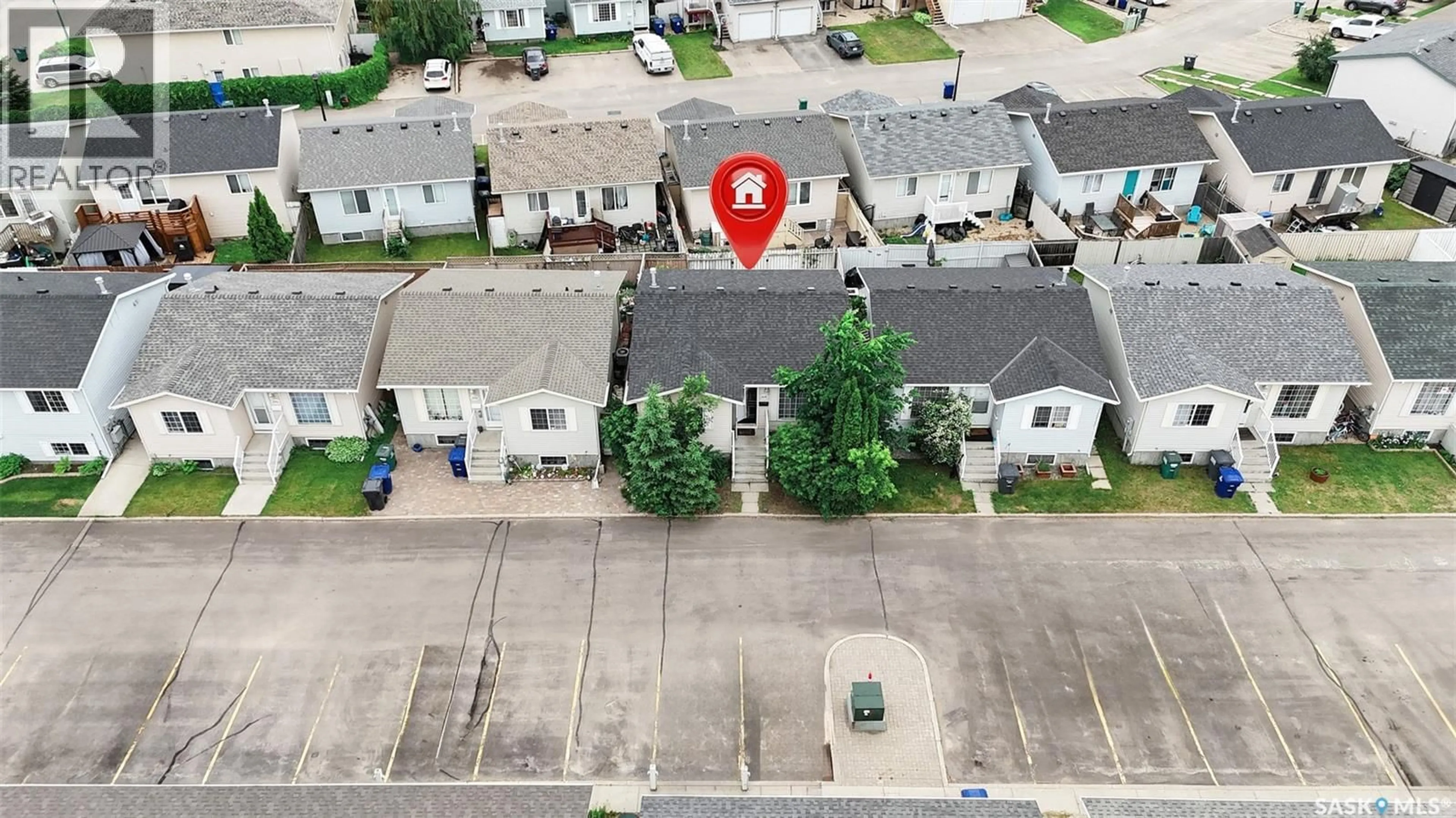 A pic from outside/outdoor area/front of a property/back of a property/a pic from drone, street for 14 127 GROPPER CRESCENT, Saskatoon Saskatchewan S7M5W2