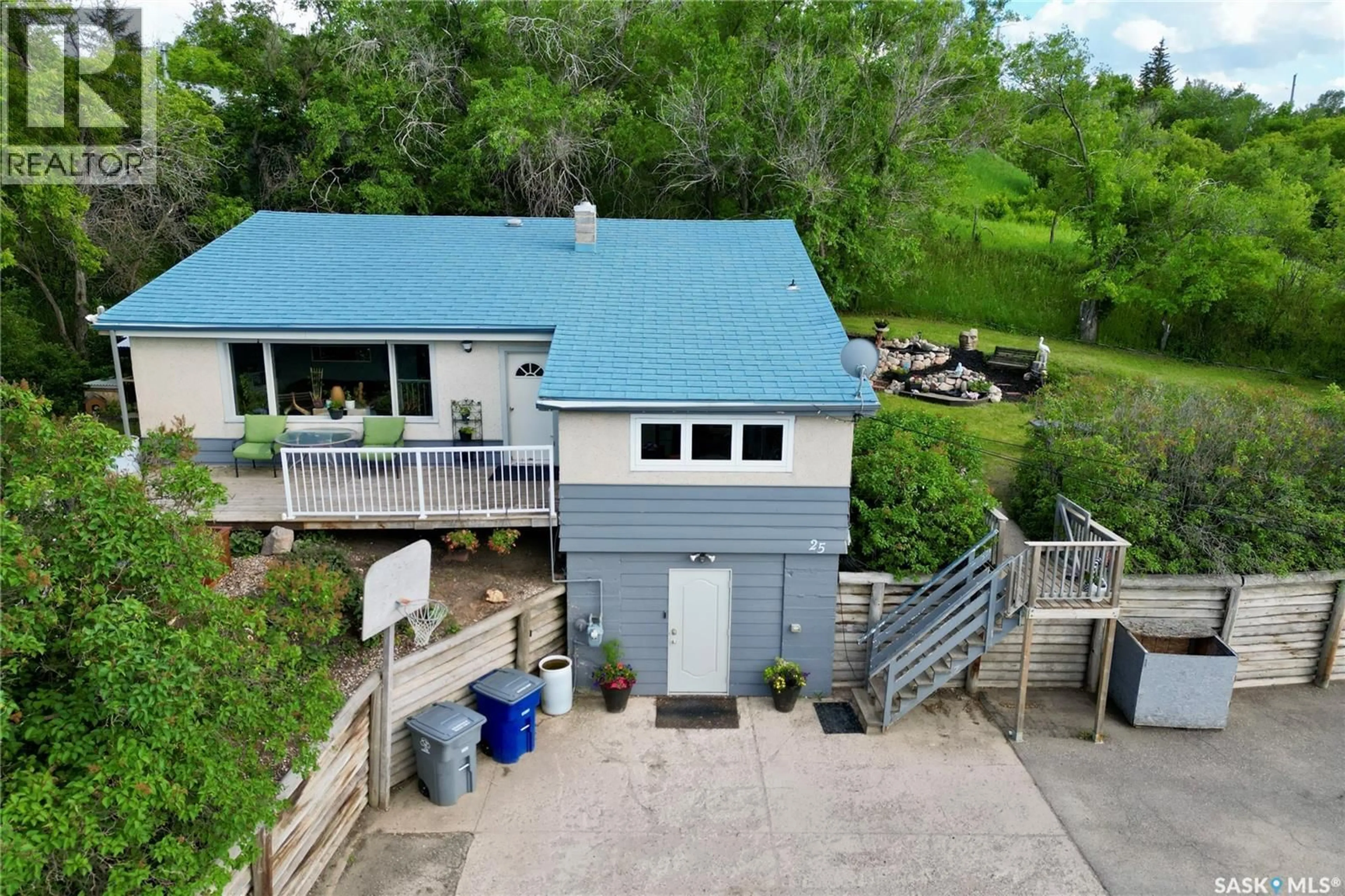 A pic from outside/outdoor area/front of a property/back of a property/a pic from drone, water/lake/river/ocean view for 25 QU'APPELLE DRIVE, Lumsden Saskatchewan S0G3C0