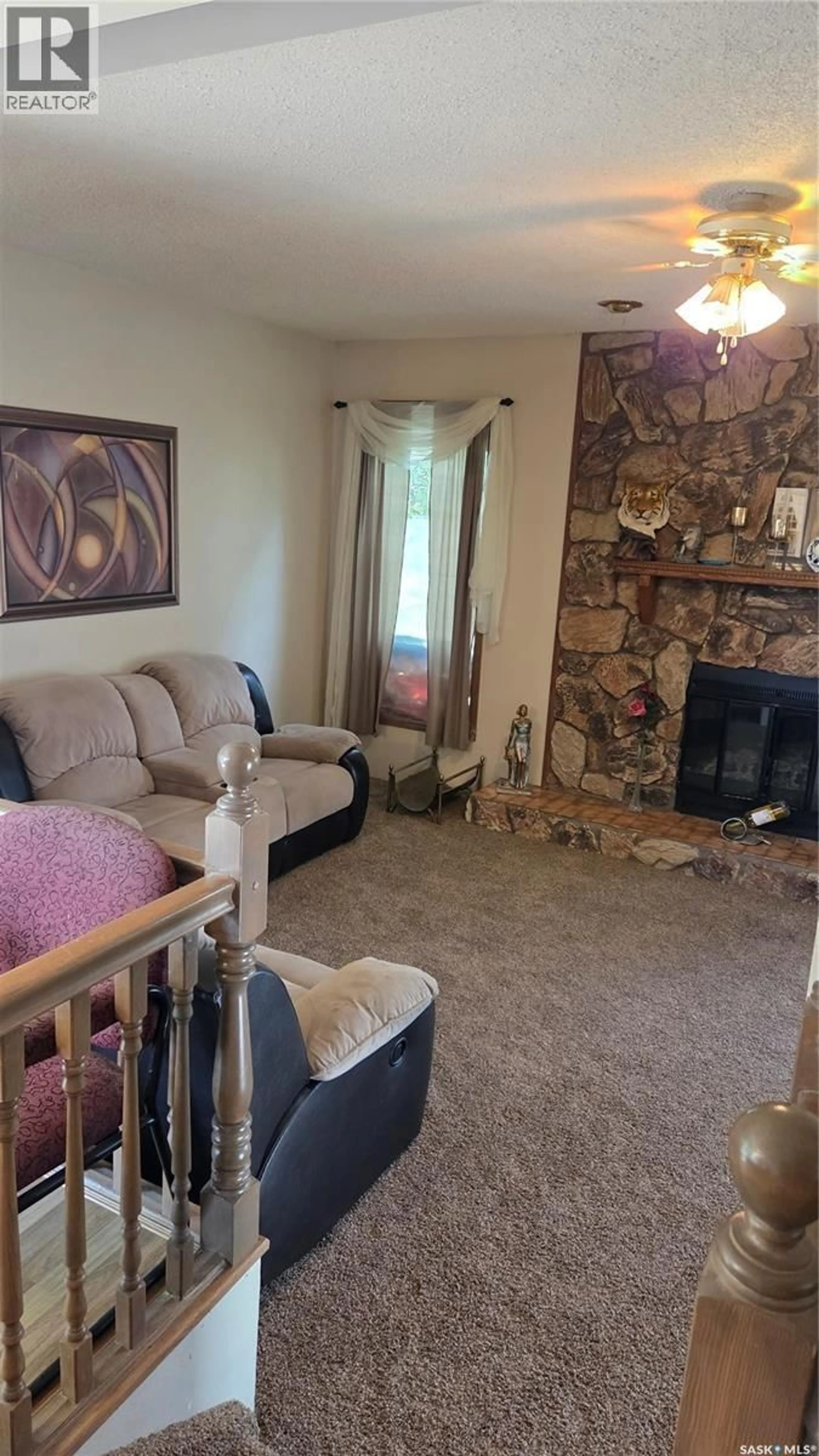 Living room with furniture, unknown for 1195 13TH AVENUE, Moose Jaw Saskatchewan S6H6L6
