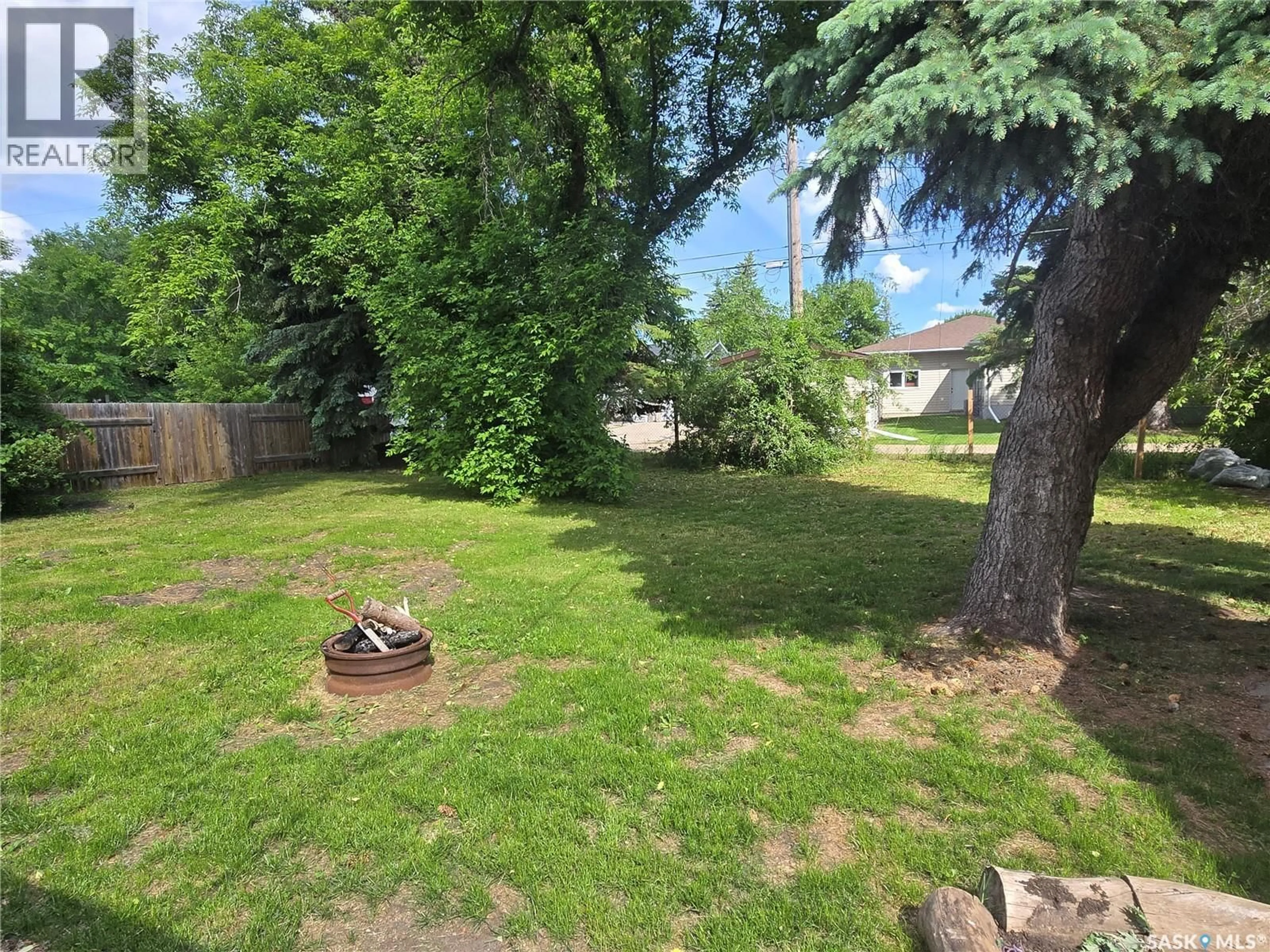 A pic from outside/outdoor area/front of a property/back of a property/a pic from drone, unknown for 27 ANTRIM STREET, Lanigan Saskatchewan S0K2M0