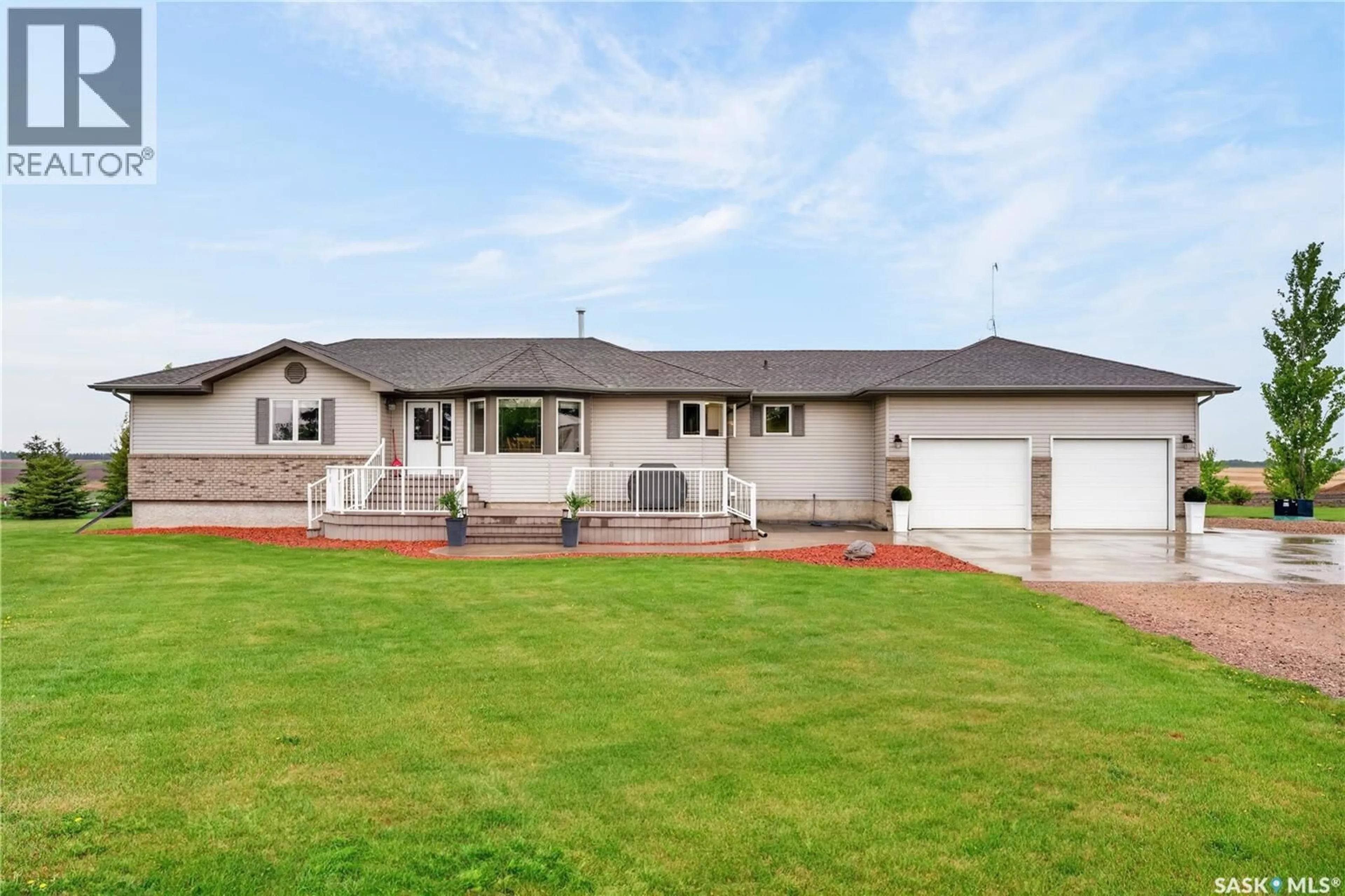 Home with vinyl exterior material, unknown for HIEBERT ACREAGE, Willow Creek Rm No. 458 Saskatchewan S0E1A0