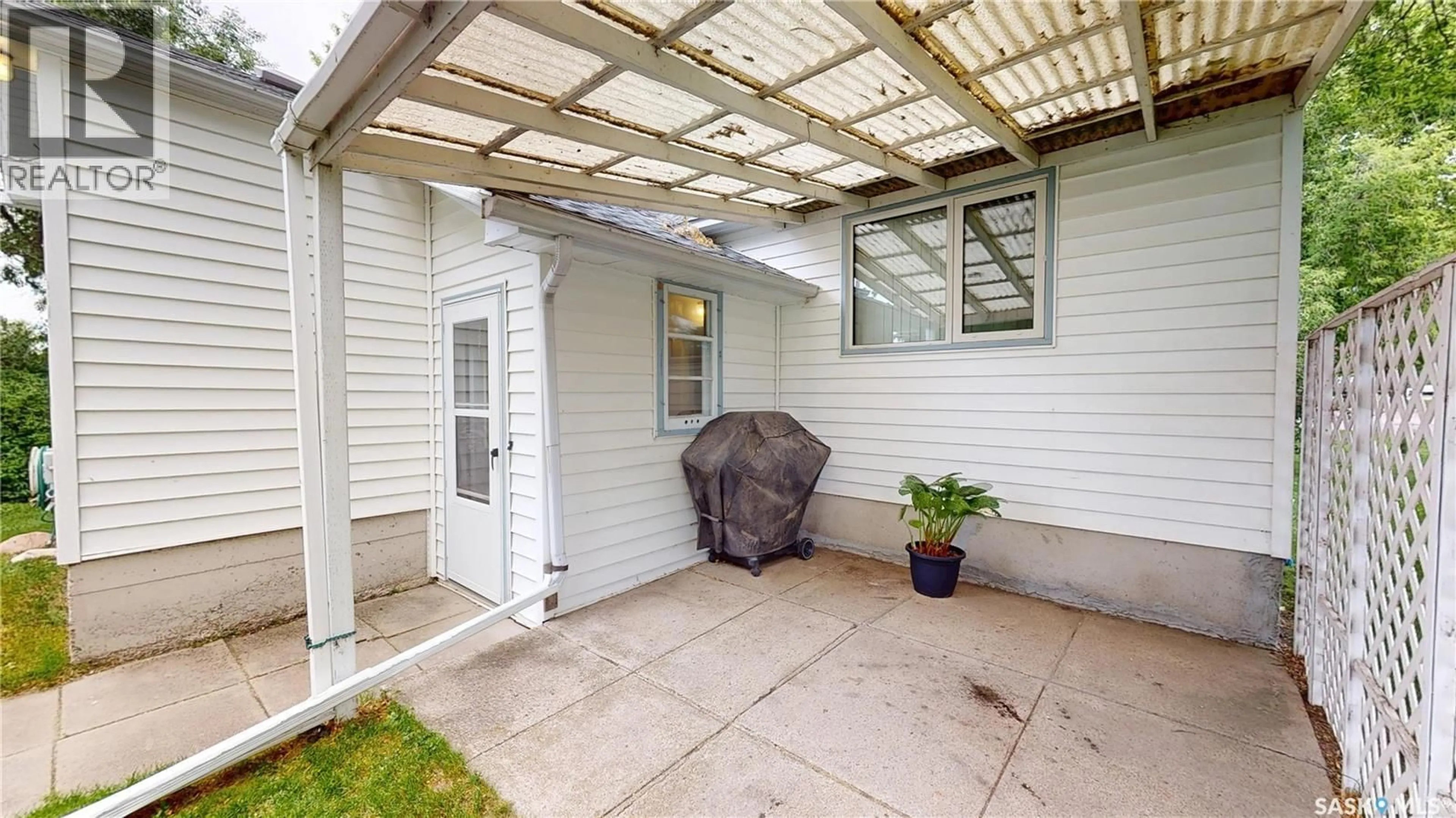 Patio, street for 109 LONSDALE STREET, Wawota Saskatchewan S0G5A0