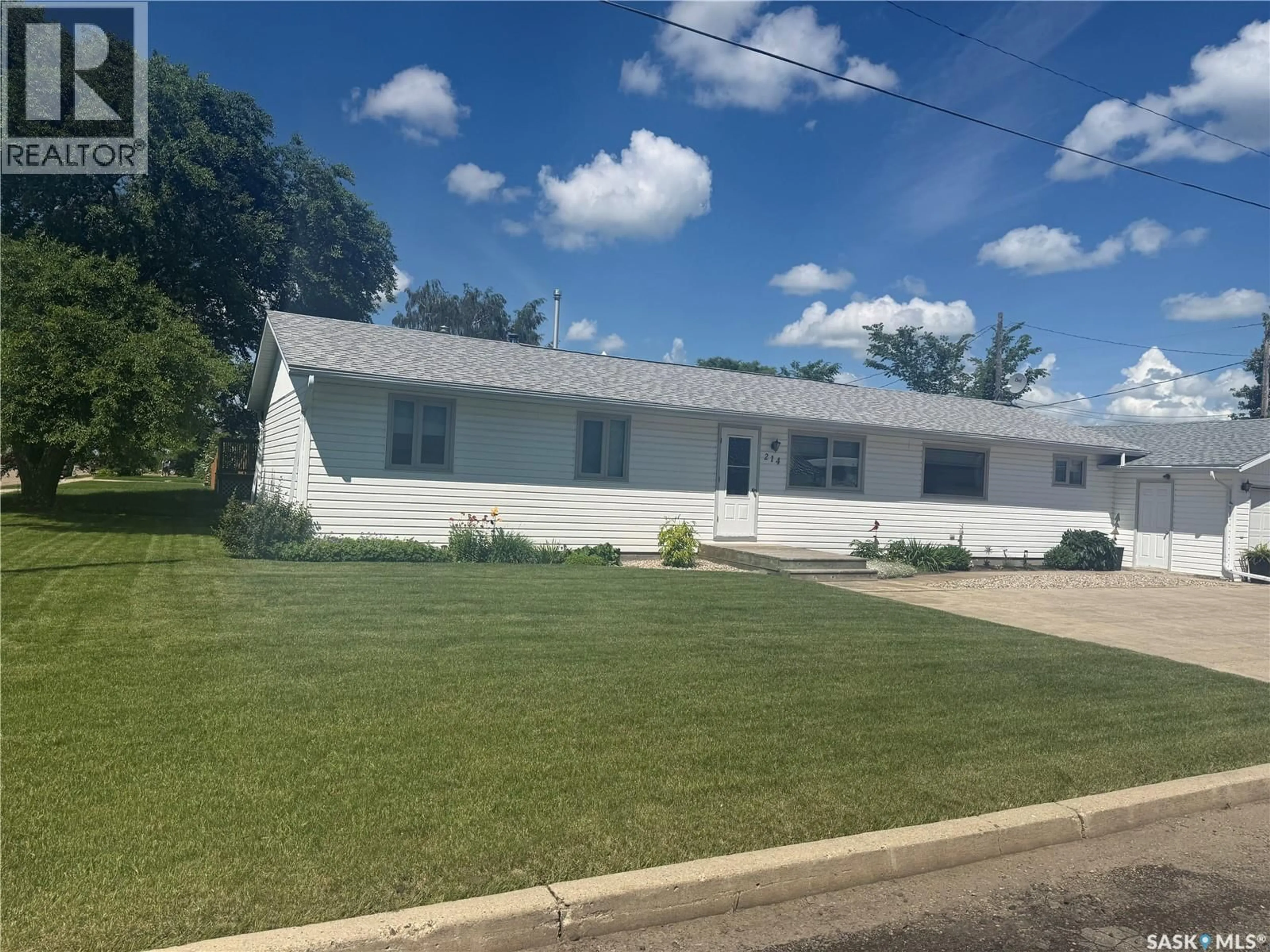 Home with vinyl exterior material, street for 214 TAYLOR STREET, Bienfait Saskatchewan S0C0M0