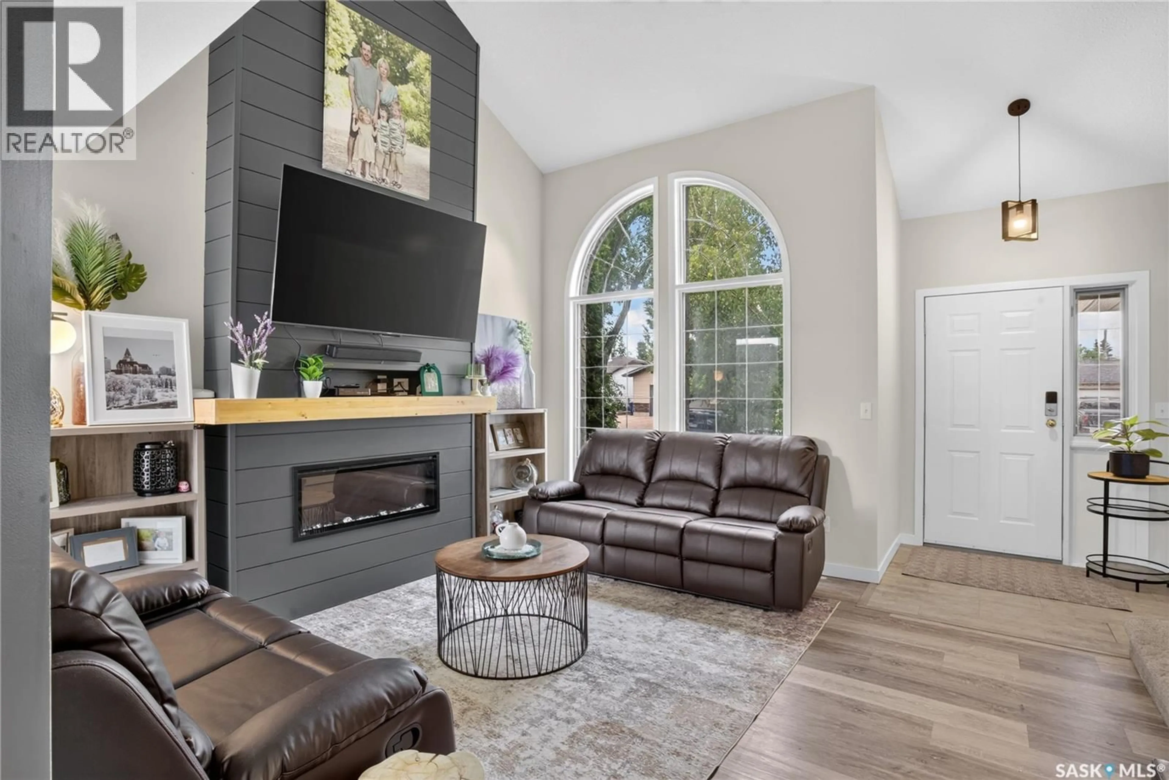 Living room with furniture, unknown for 418 FEHR CRESCENT, Martensville Saskatchewan S0K2T0