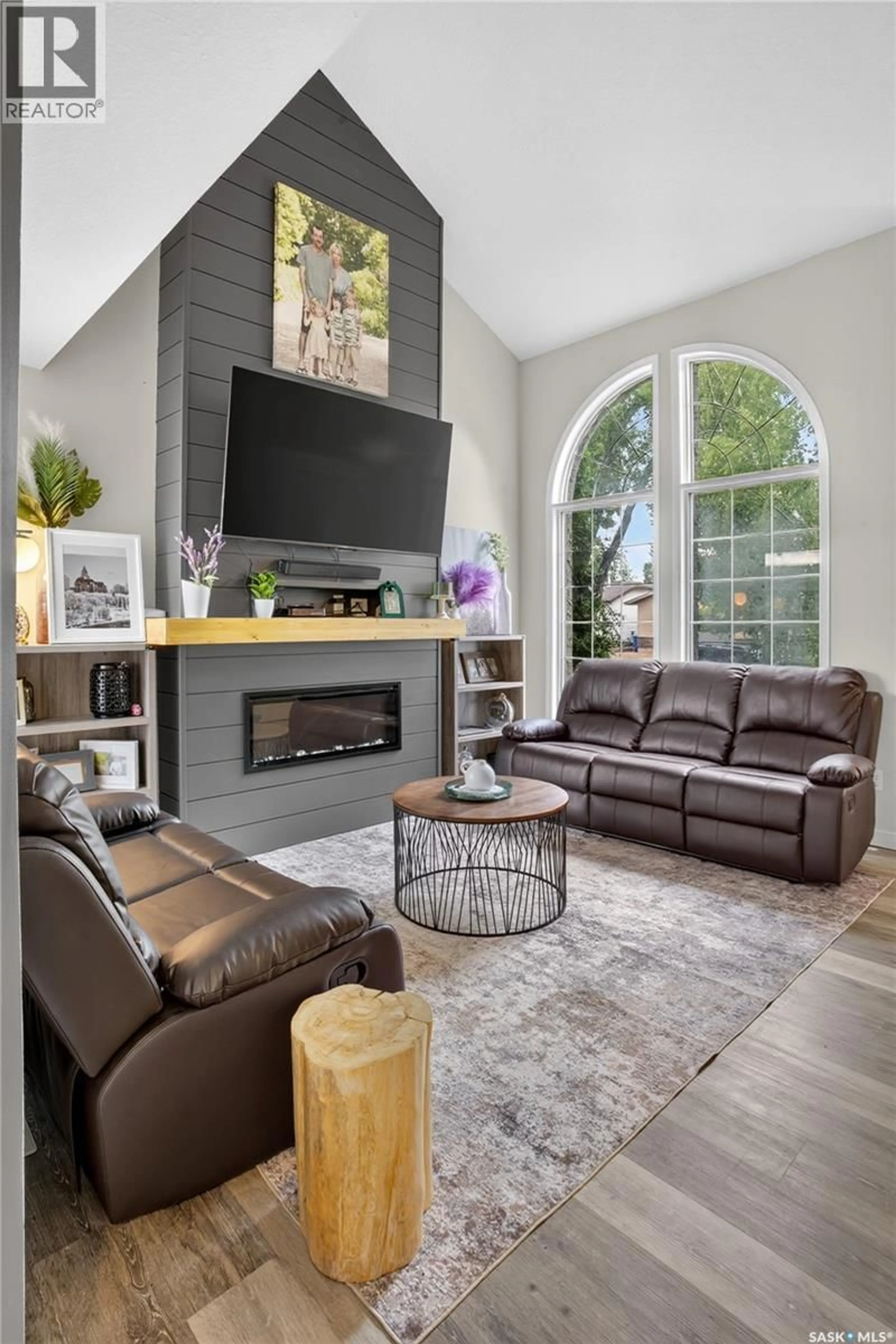 Living room with furniture, unknown for 418 FEHR CRESCENT, Martensville Saskatchewan S0K2T0