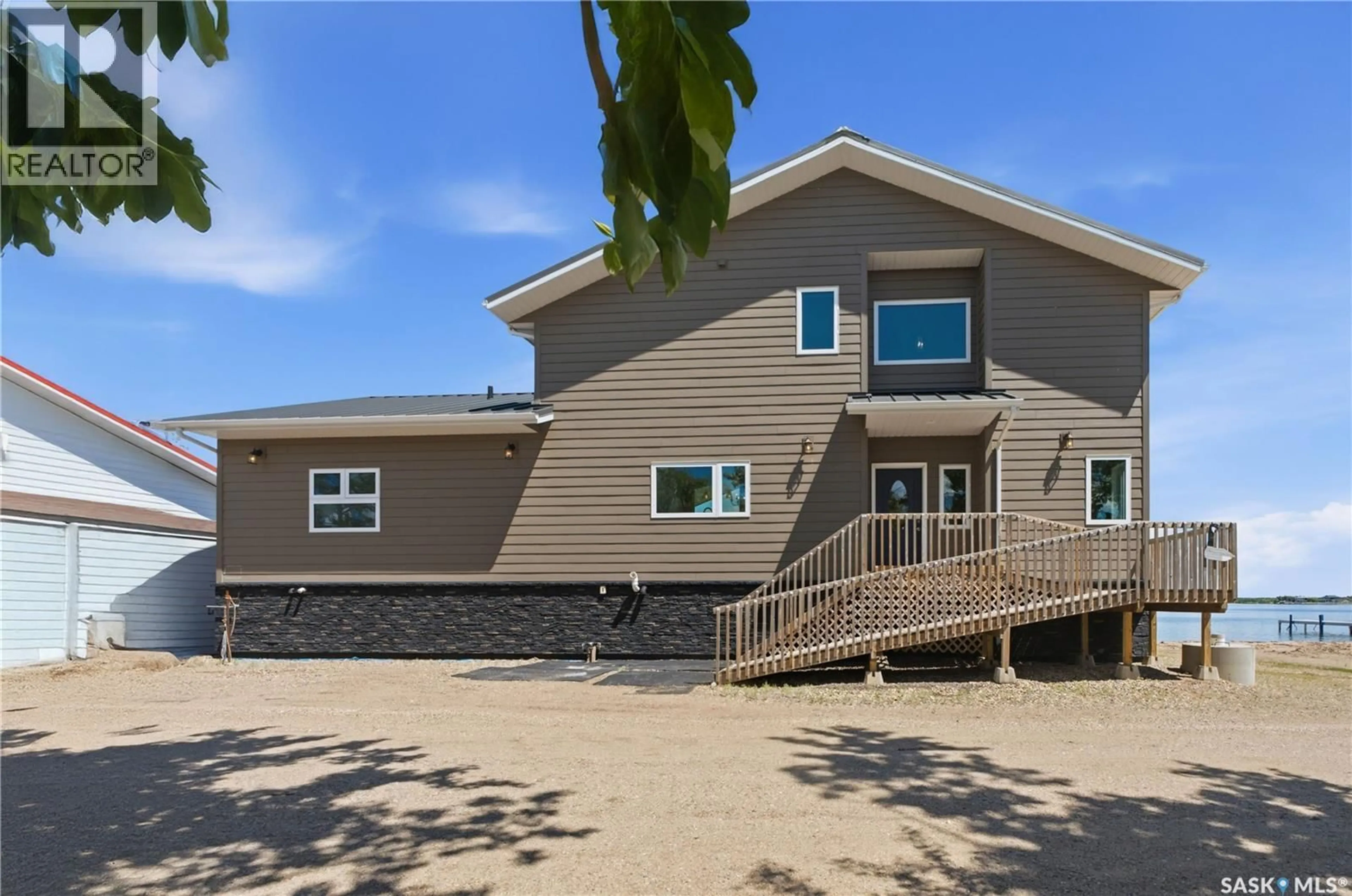 Home with vinyl exterior material, building for 106 LAKESHORE LANE, Leslie Beach Saskatchewan S0A1A0