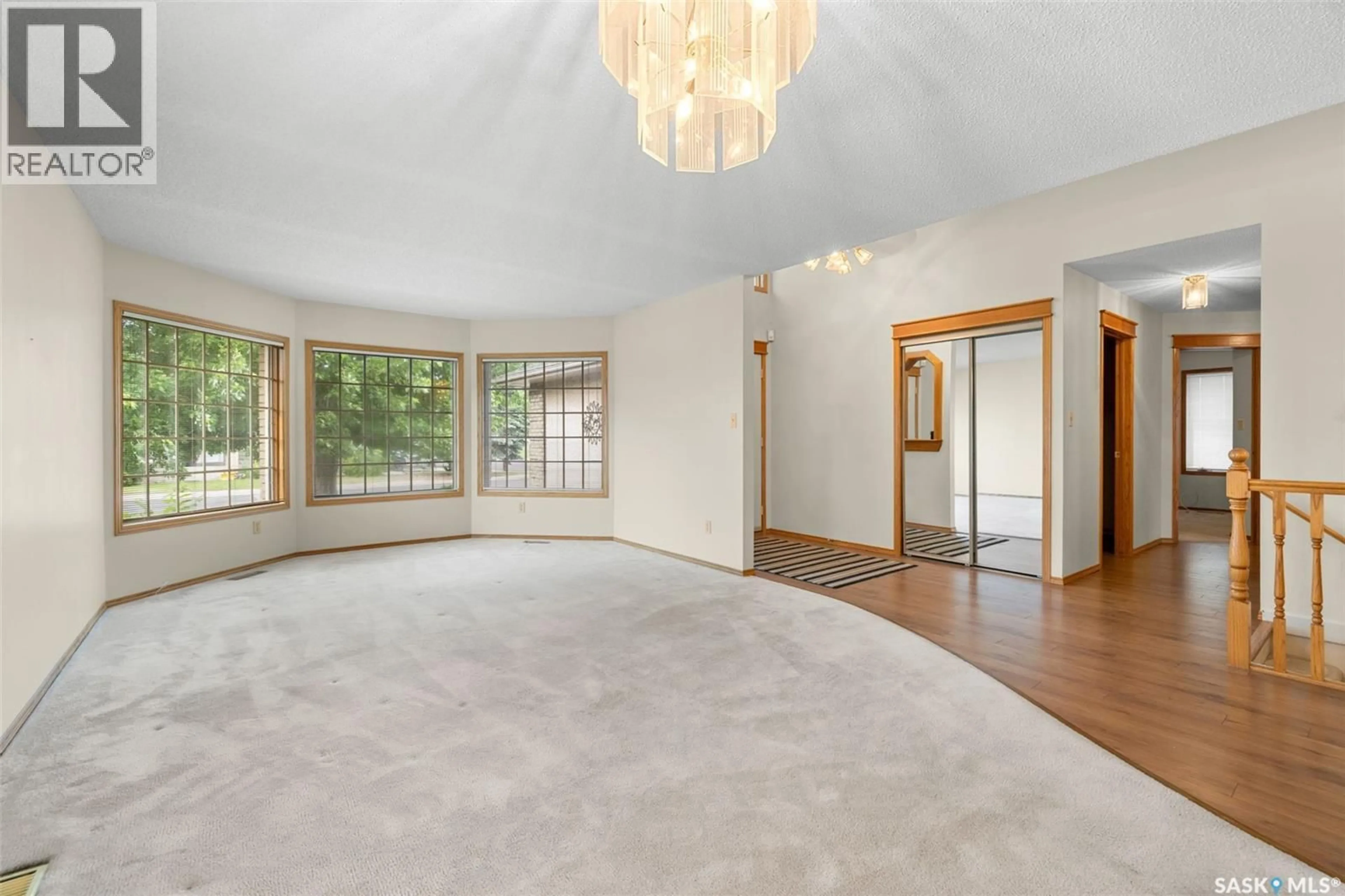 A pic of a room for 3054 WASCANA GLEN, Regina Saskatchewan S4V2L3