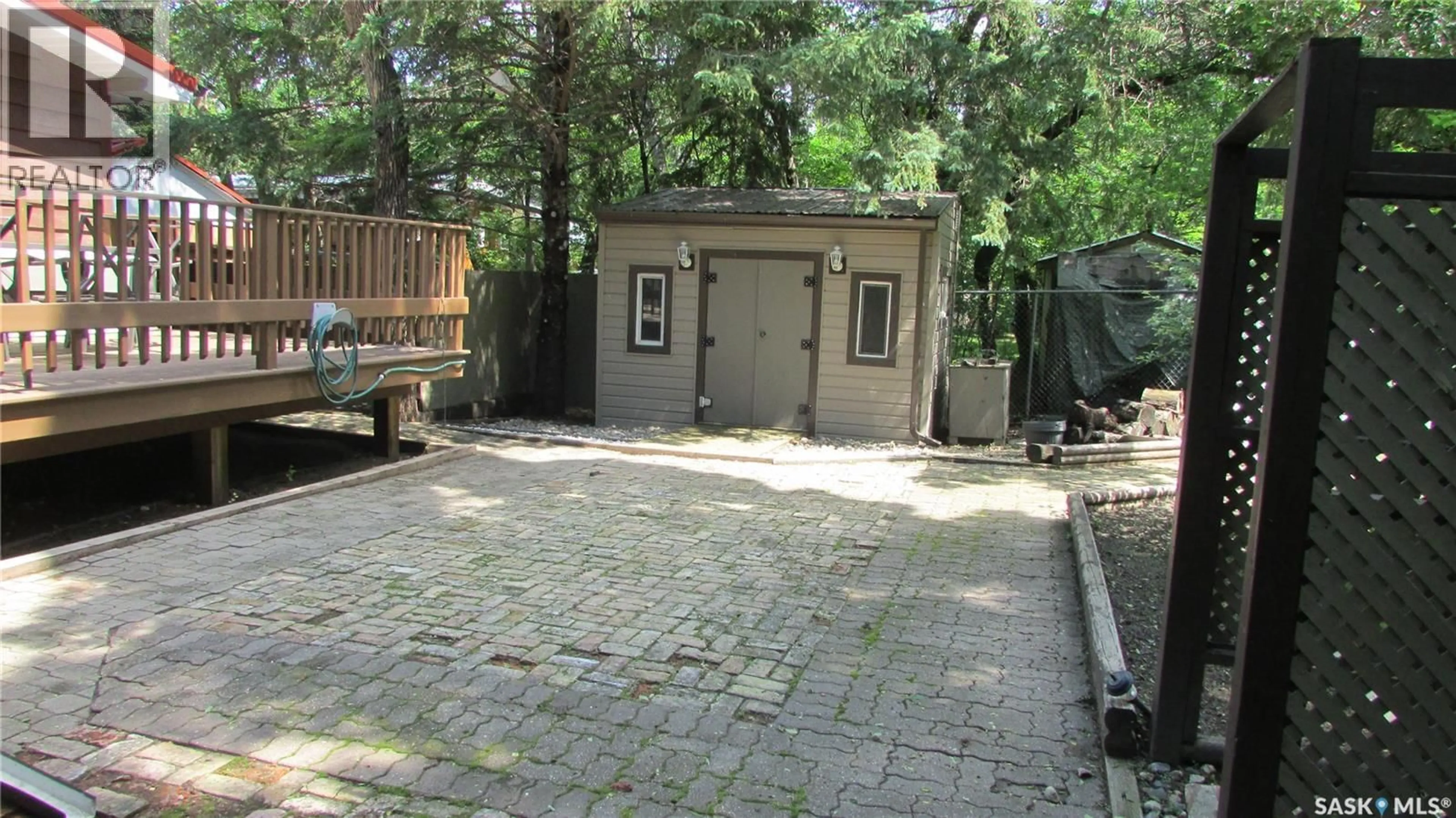 Patio, street for 1105 6TH AVENUE, Regina Beach Saskatchewan S0G4C0