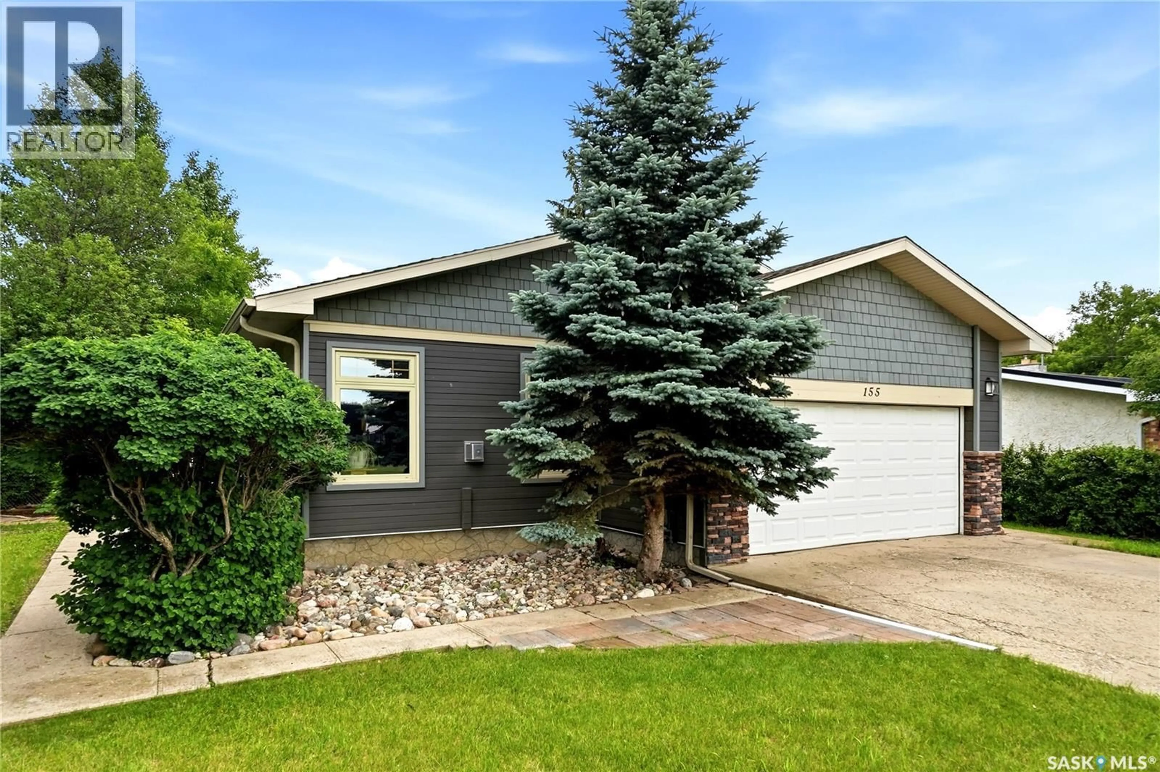 Home with vinyl exterior material, street for 155 QU'APPELLE DRIVE, Lumsden Saskatchewan S0G3C0