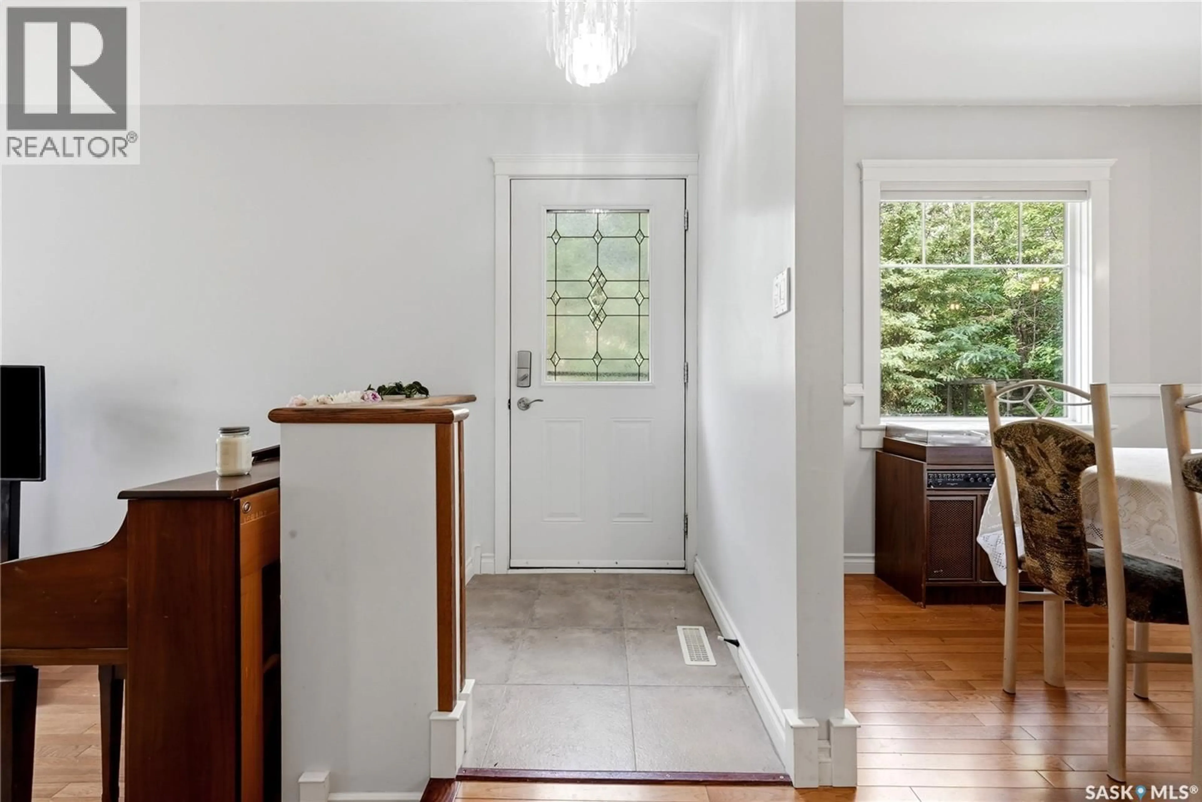Indoor entryway for 155 QU'APPELLE DRIVE, Lumsden Saskatchewan S0G3C0