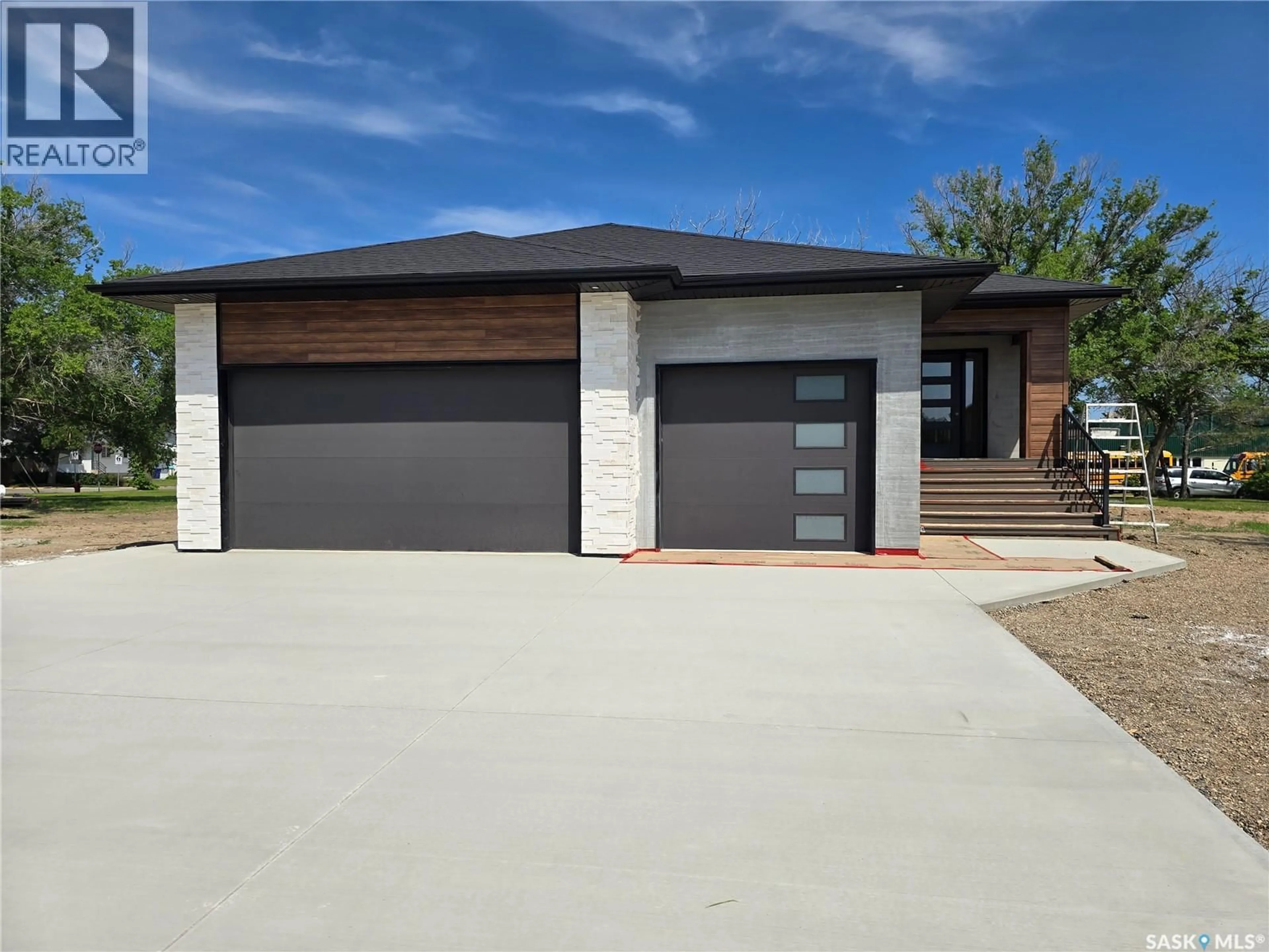 Home with brick exterior material, street for 44 KENNEY CRESCENT, Weyburn Saskatchewan S4H1L3