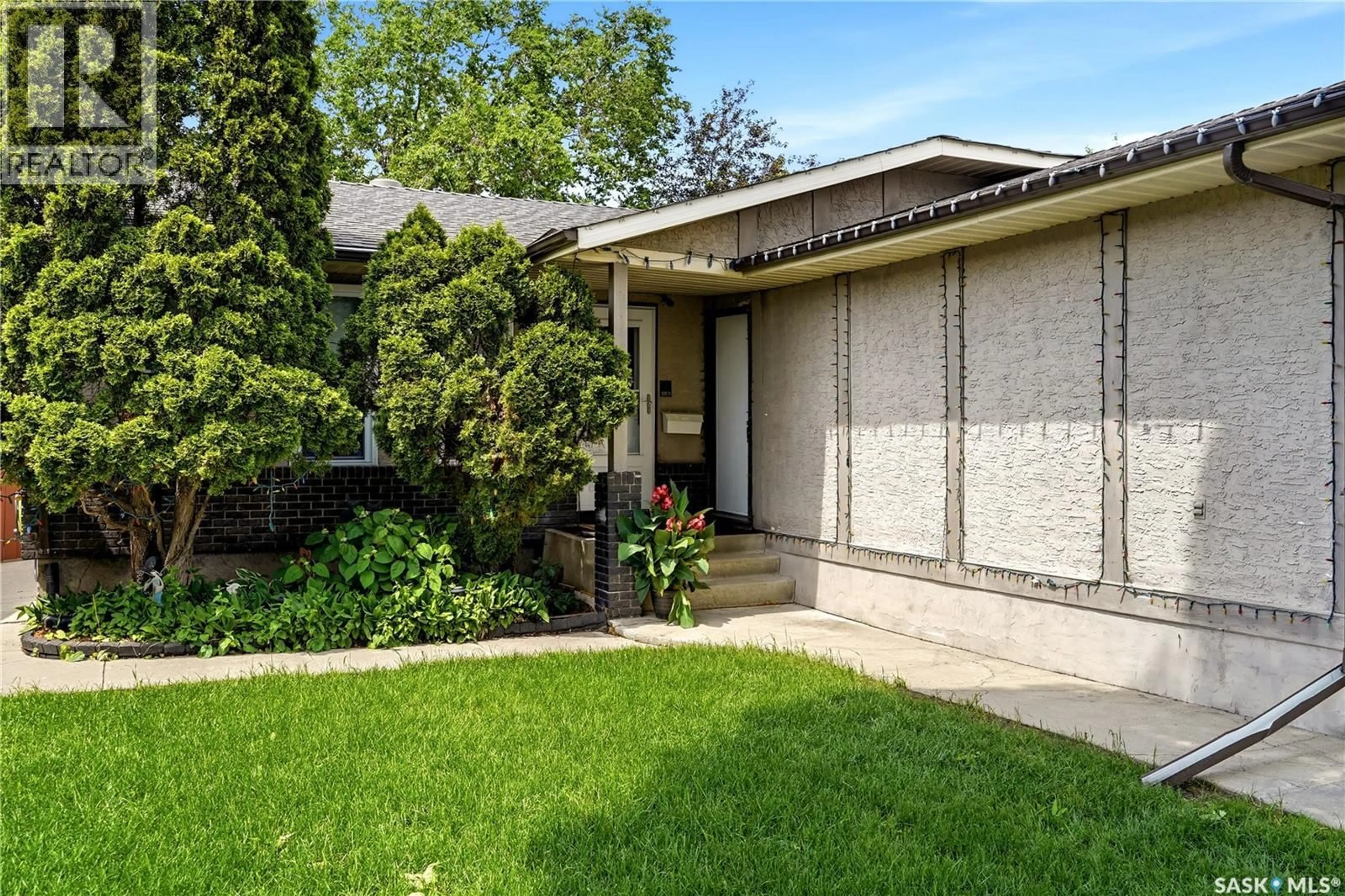 Unknown for 314 HOWE PLACE, Regina Saskatchewan S4R8M5
