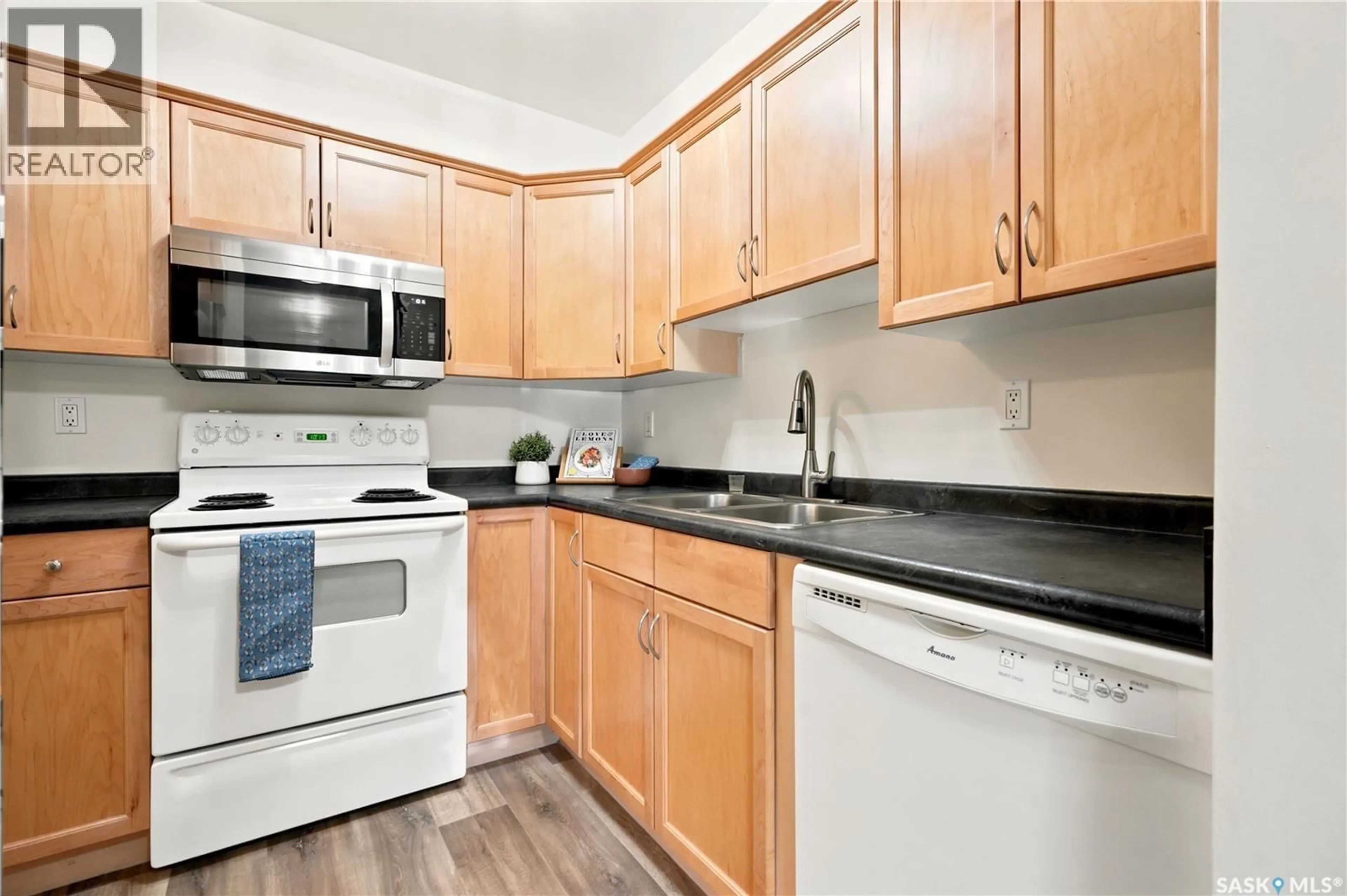 Standard kitchen, unknown for 103A2 - 1121 MCKERCHER DRIVE, Saskatoon Saskatchewan S7H5K9