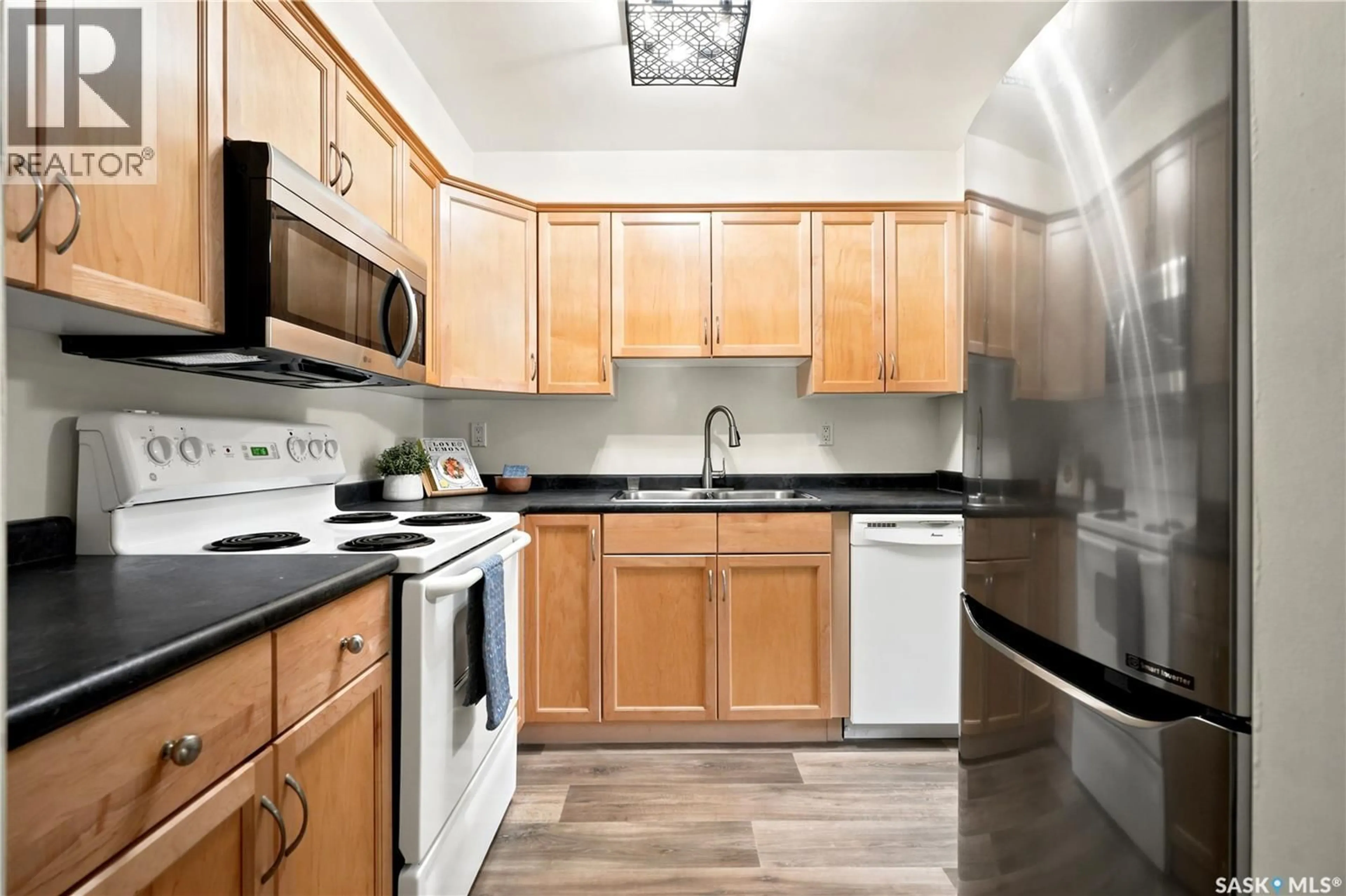 Standard kitchen, unknown for 103A2 - 1121 MCKERCHER DRIVE, Saskatoon Saskatchewan S7H5K9