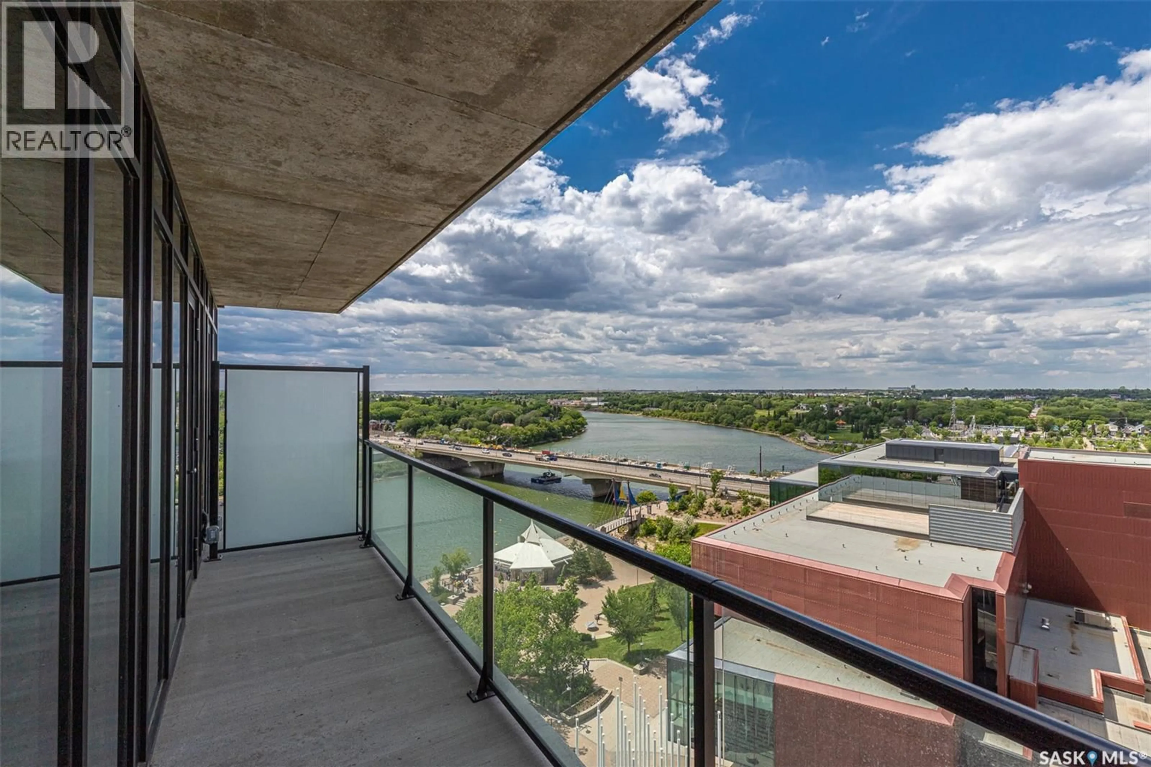 Balcony in the apartment, water/lake/river/ocean view for S - 1202 490 2ND AVENUE, Saskatoon Saskatchewan S7K1M5