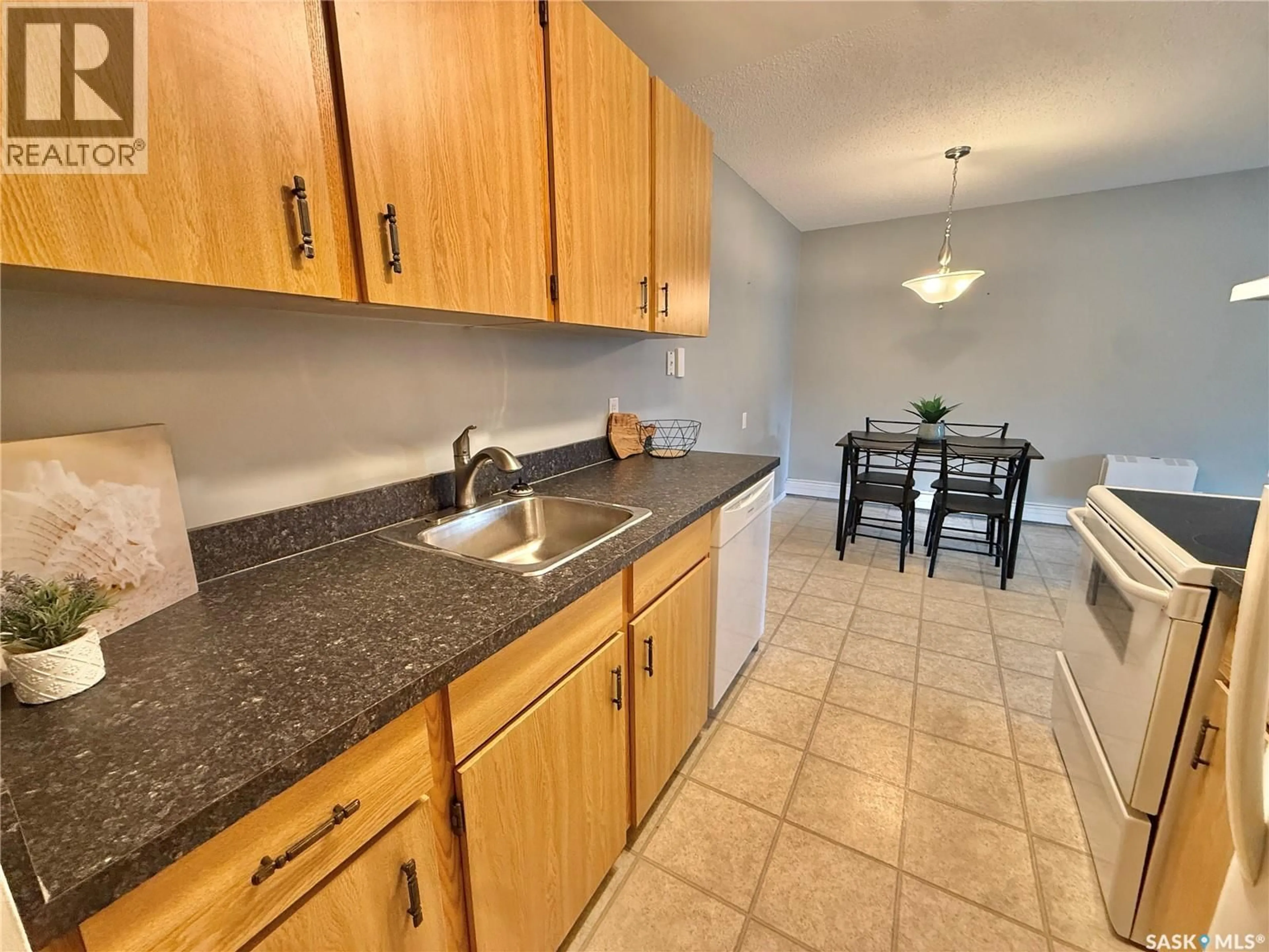 Standard kitchen, unknown for 510 - 627 PRAIRIE AVENUE, Saskatoon Saskatchewan S7N2V4