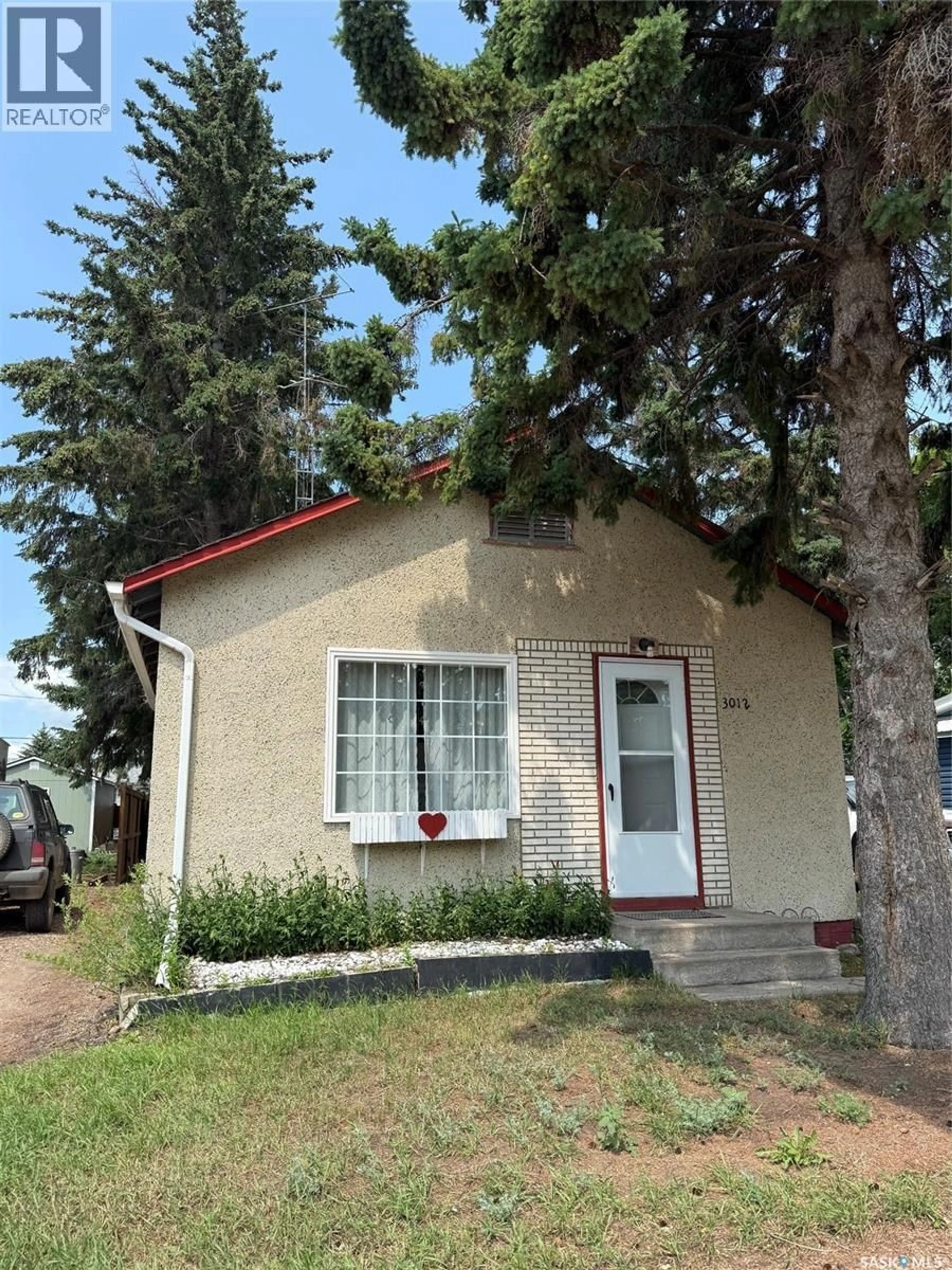 Home with vinyl exterior material, street for 3012 MAIN STREET, Edam Saskatchewan S0M0V0