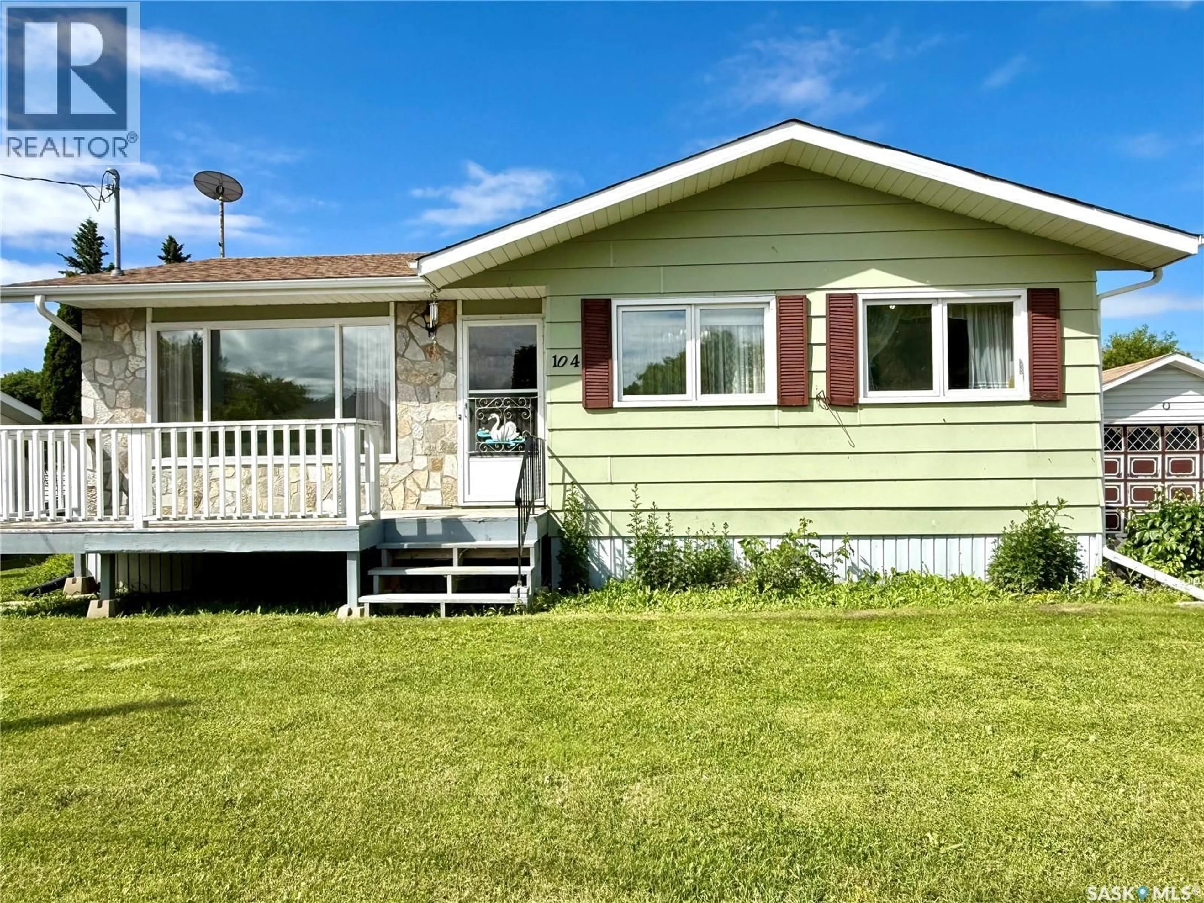 Home with vinyl exterior material, unknown for 104 MONTREAL AVENUE, Saltcoats Saskatchewan S0A3R0