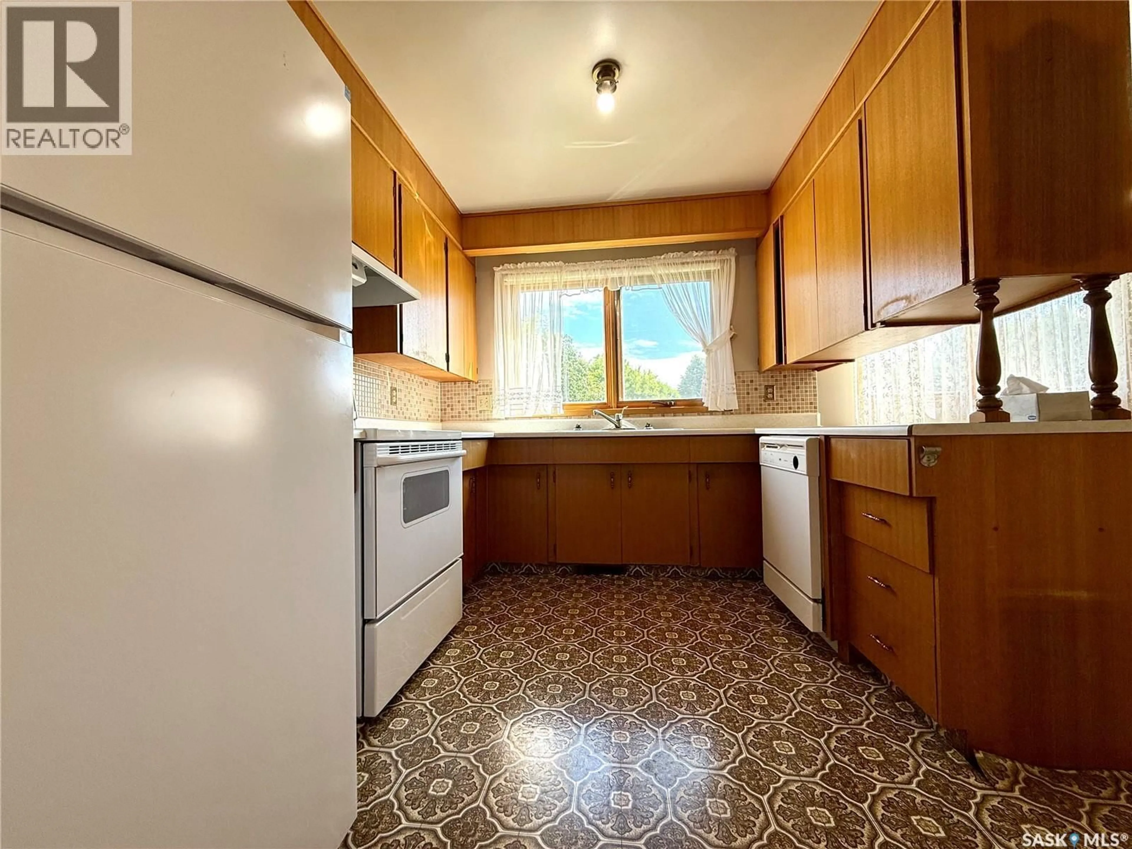 Standard kitchen, unknown for 104 MONTREAL AVENUE, Saltcoats Saskatchewan S0A3R0