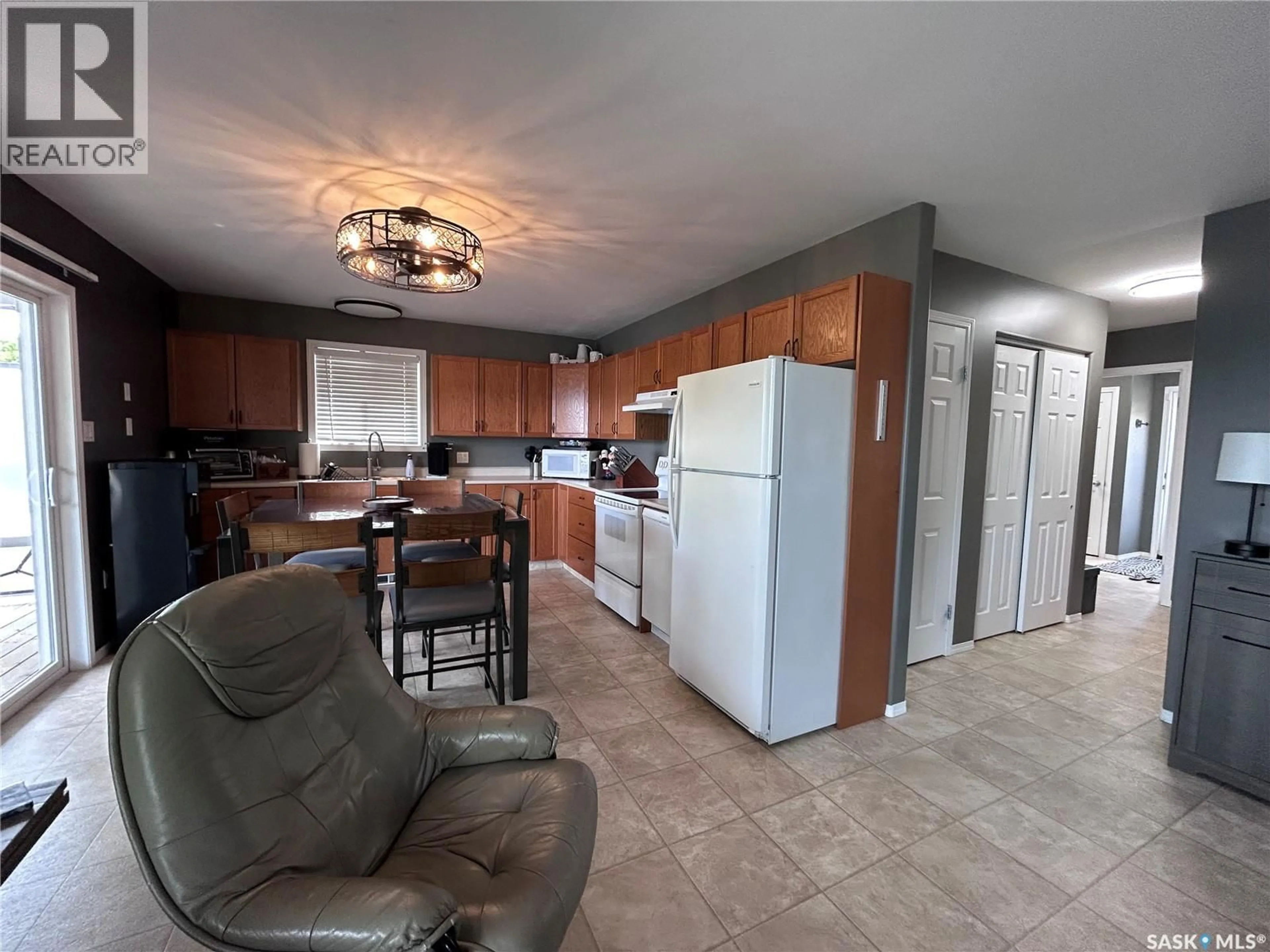 Open concept kitchen, ceramic/tile floor for 11 LAKEWOOD ROAD, Round Lake Saskatchewan S0A3Y0