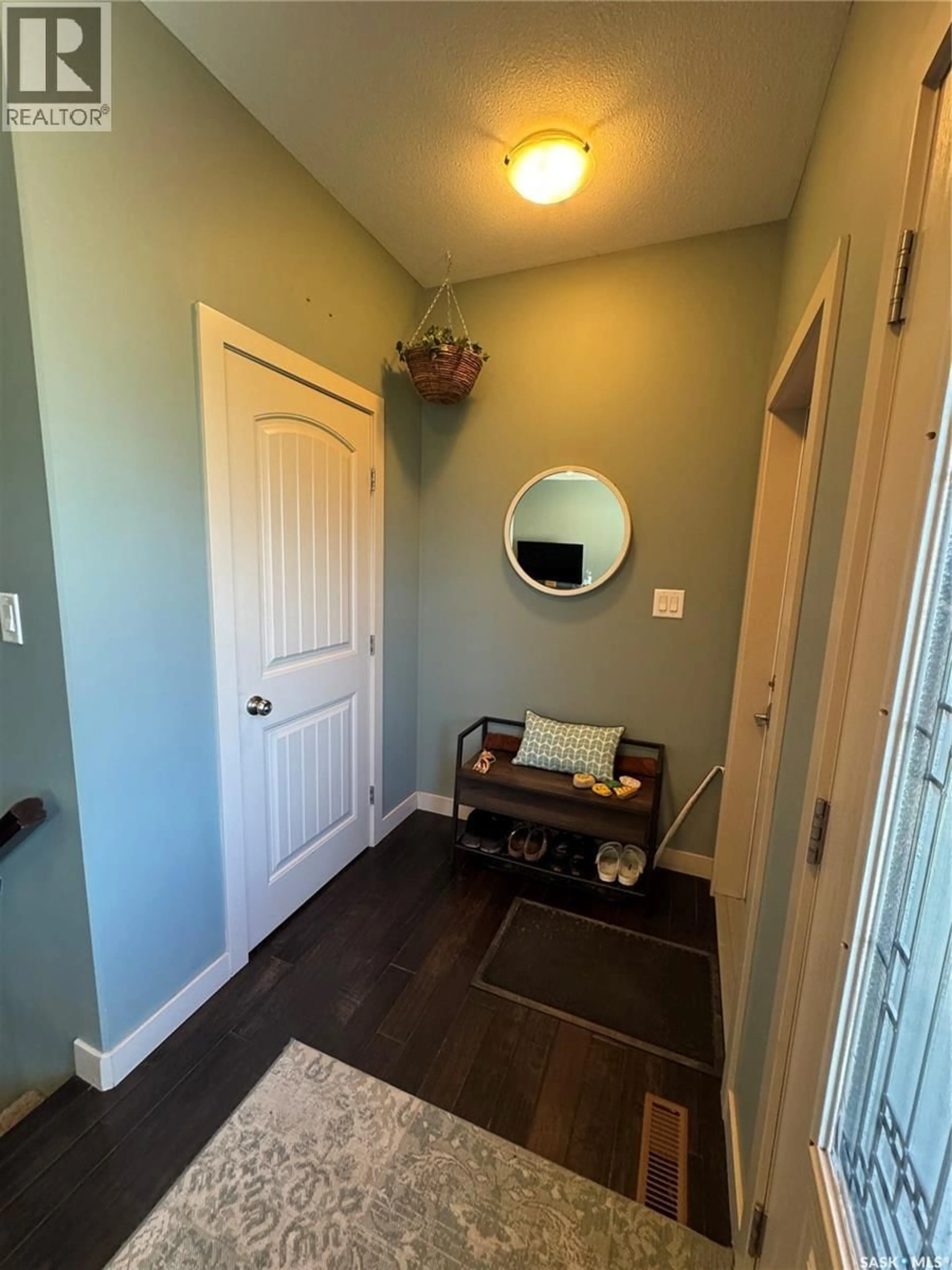 Indoor entryway for 691 BARBER CRESCENT, Weyburn Saskatchewan S4H0B9