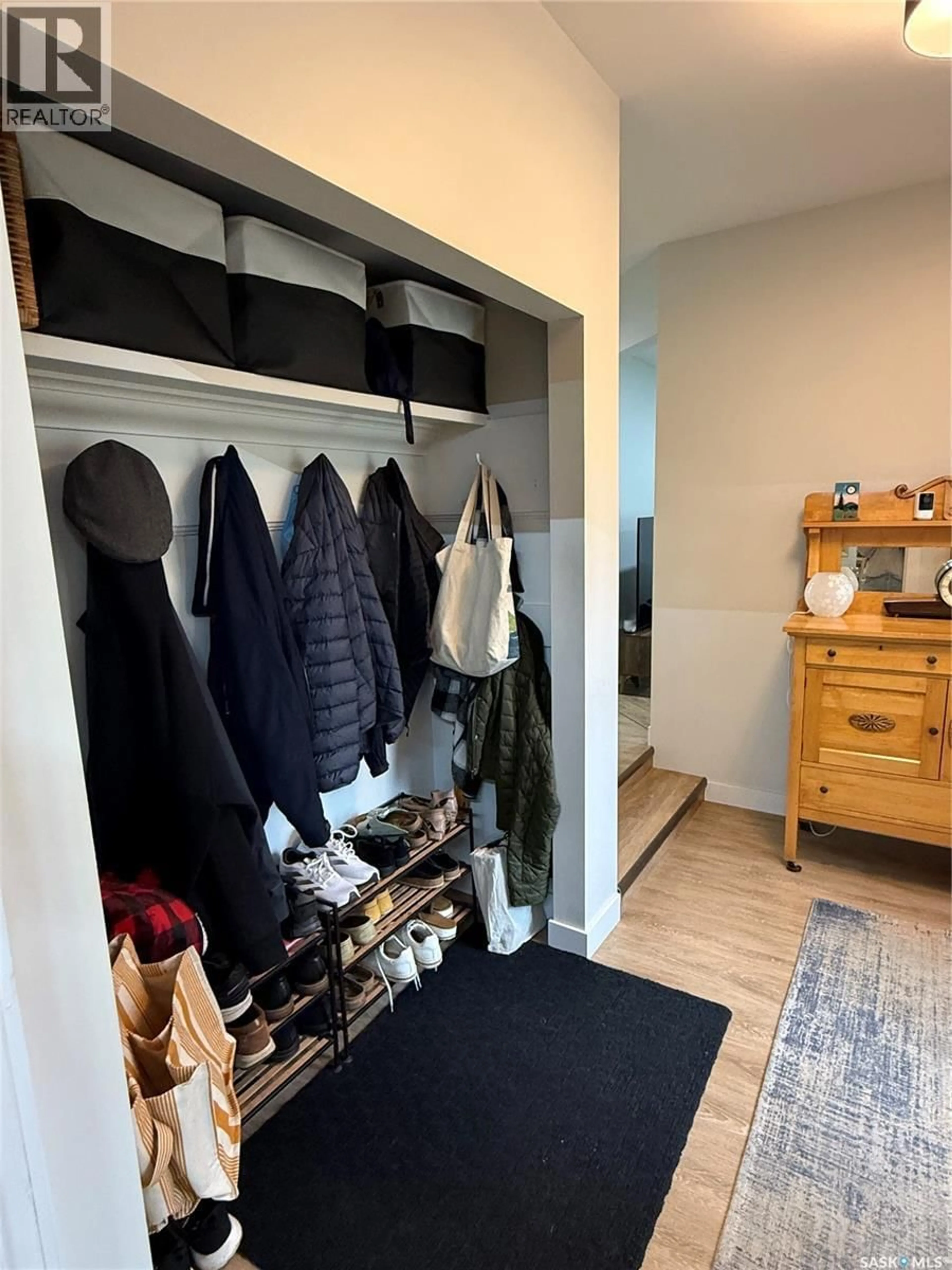Indoor entryway for 302 WATSON CRESCENT, Nipawin Saskatchewan S0E1E0
