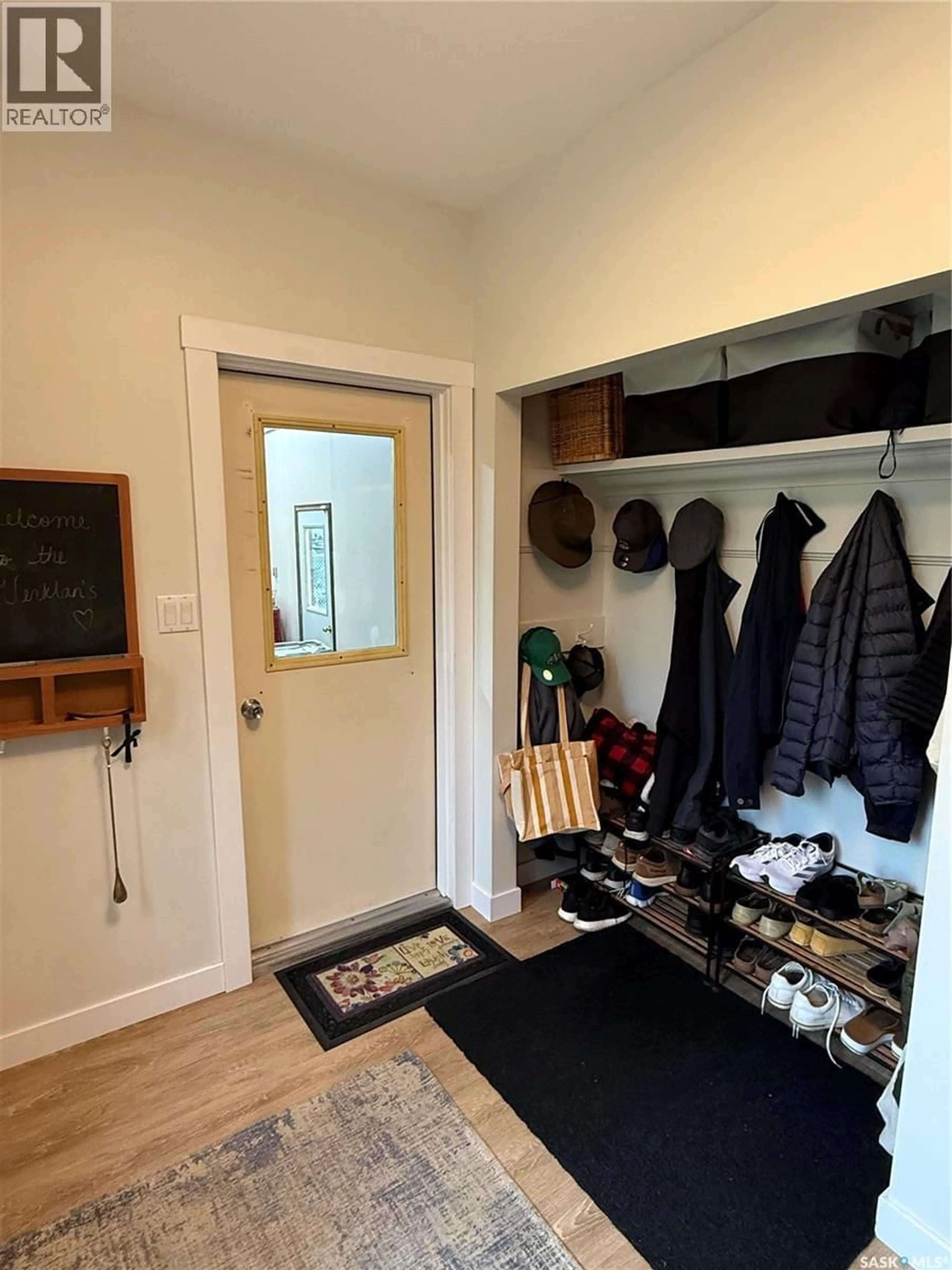 Indoor entryway for 302 WATSON CRESCENT, Nipawin Saskatchewan S0E1E0