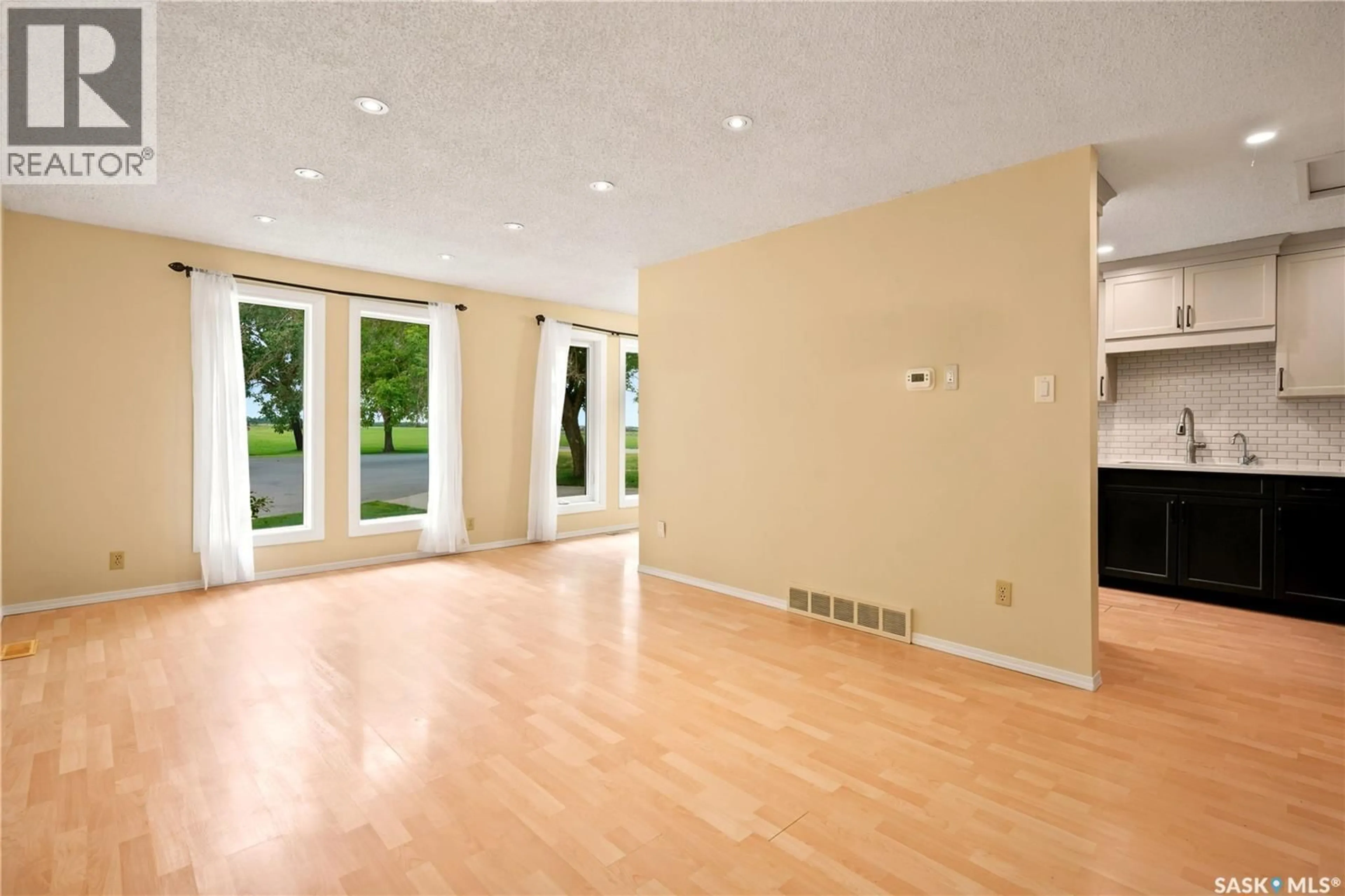 Unknown for 7322 RIMMER BAY, Regina Saskatchewan S4X2X3