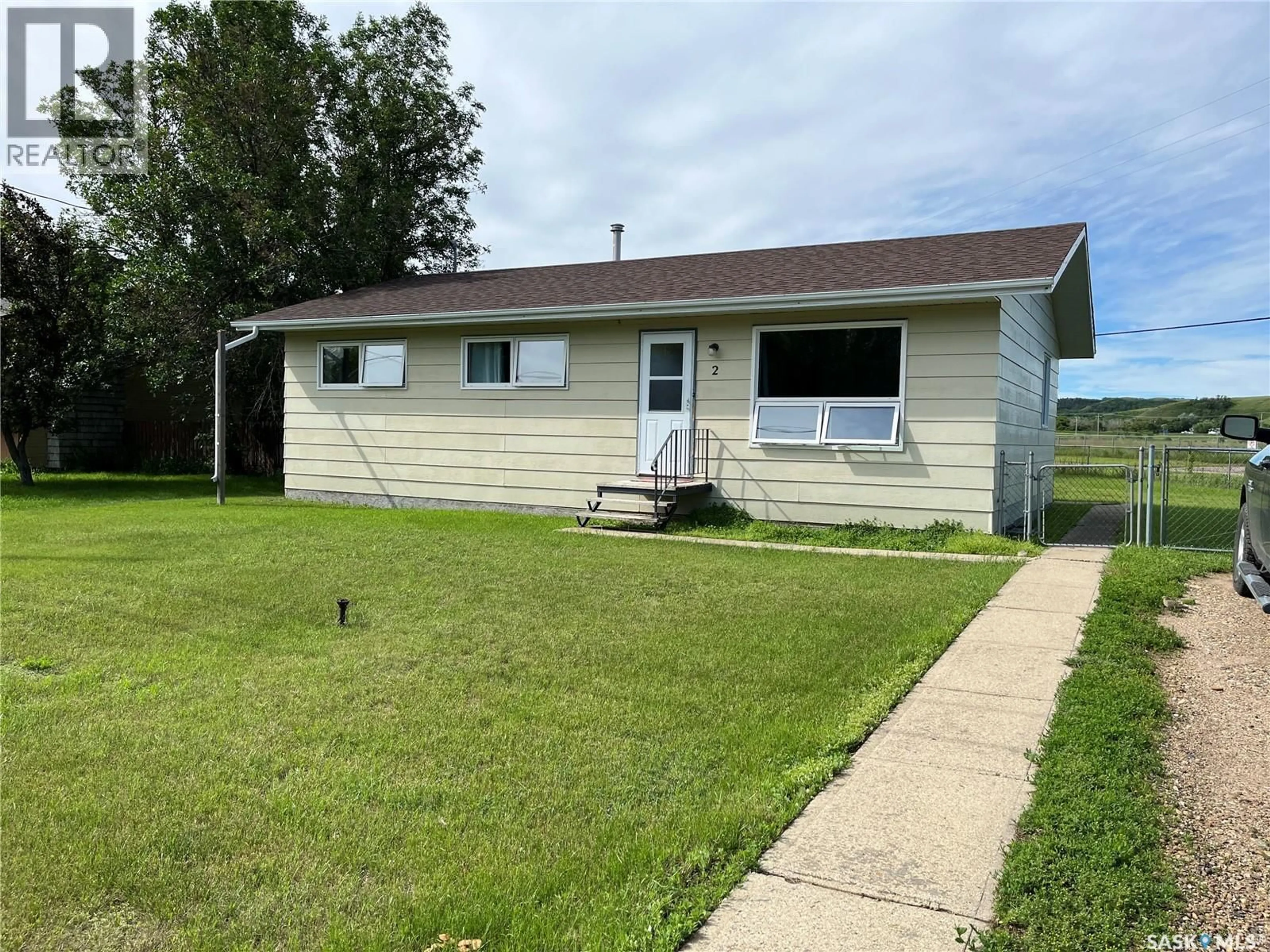 Unknown for 2 6TH STREET, Willow Bunch Saskatchewan S0H4K0