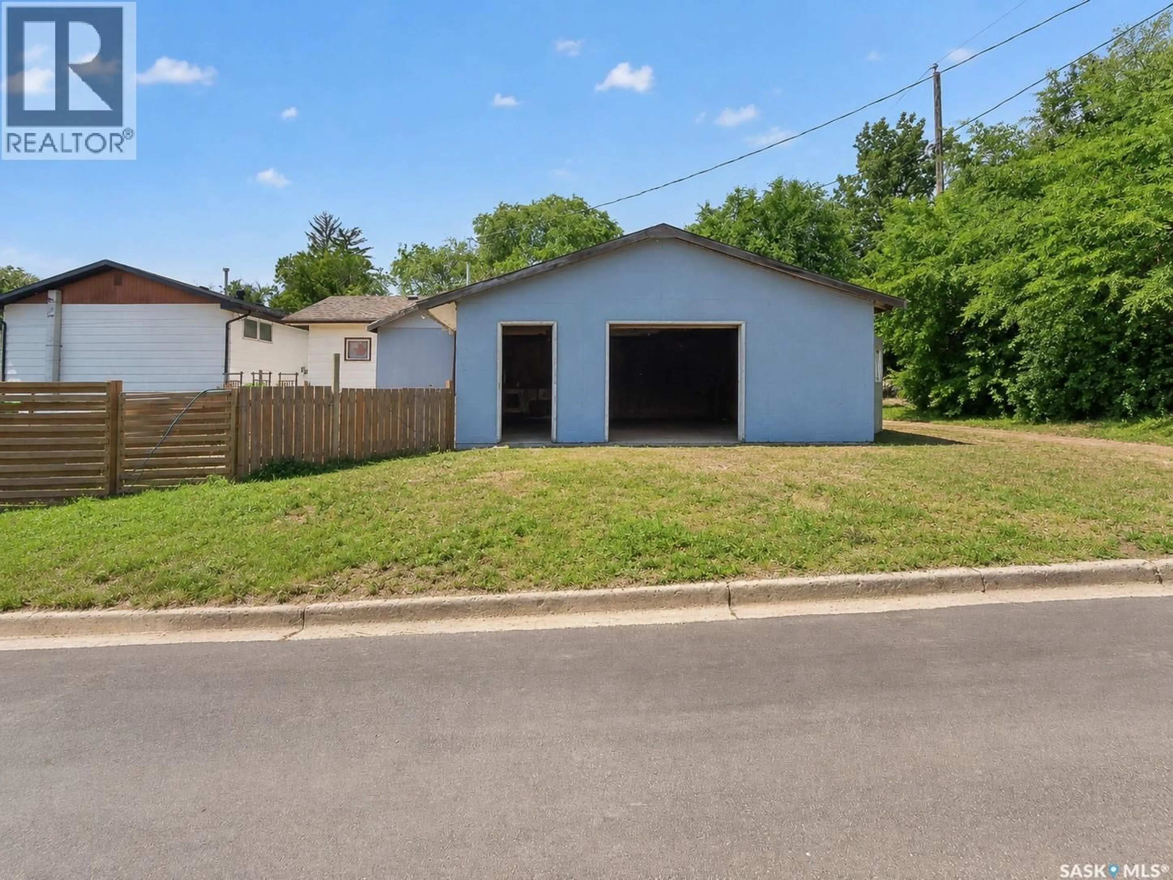 Shed for 1002 STADACONA STREET, Moose Jaw Saskatchewan S6H0K9