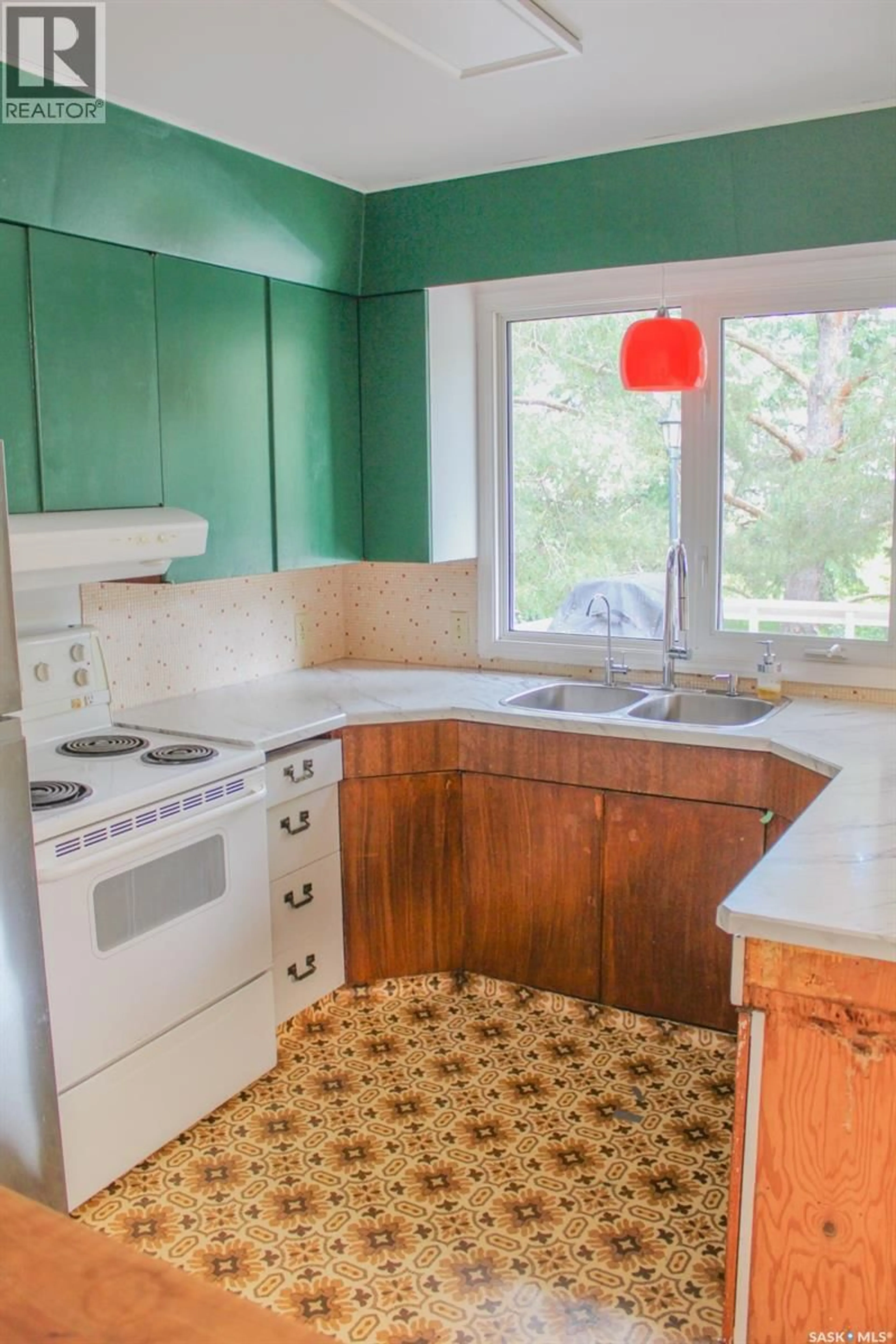 Standard kitchen, ceramic/tile floor for 1 SUNSET CRESCENT, Melfort Saskatchewan S0E1A0