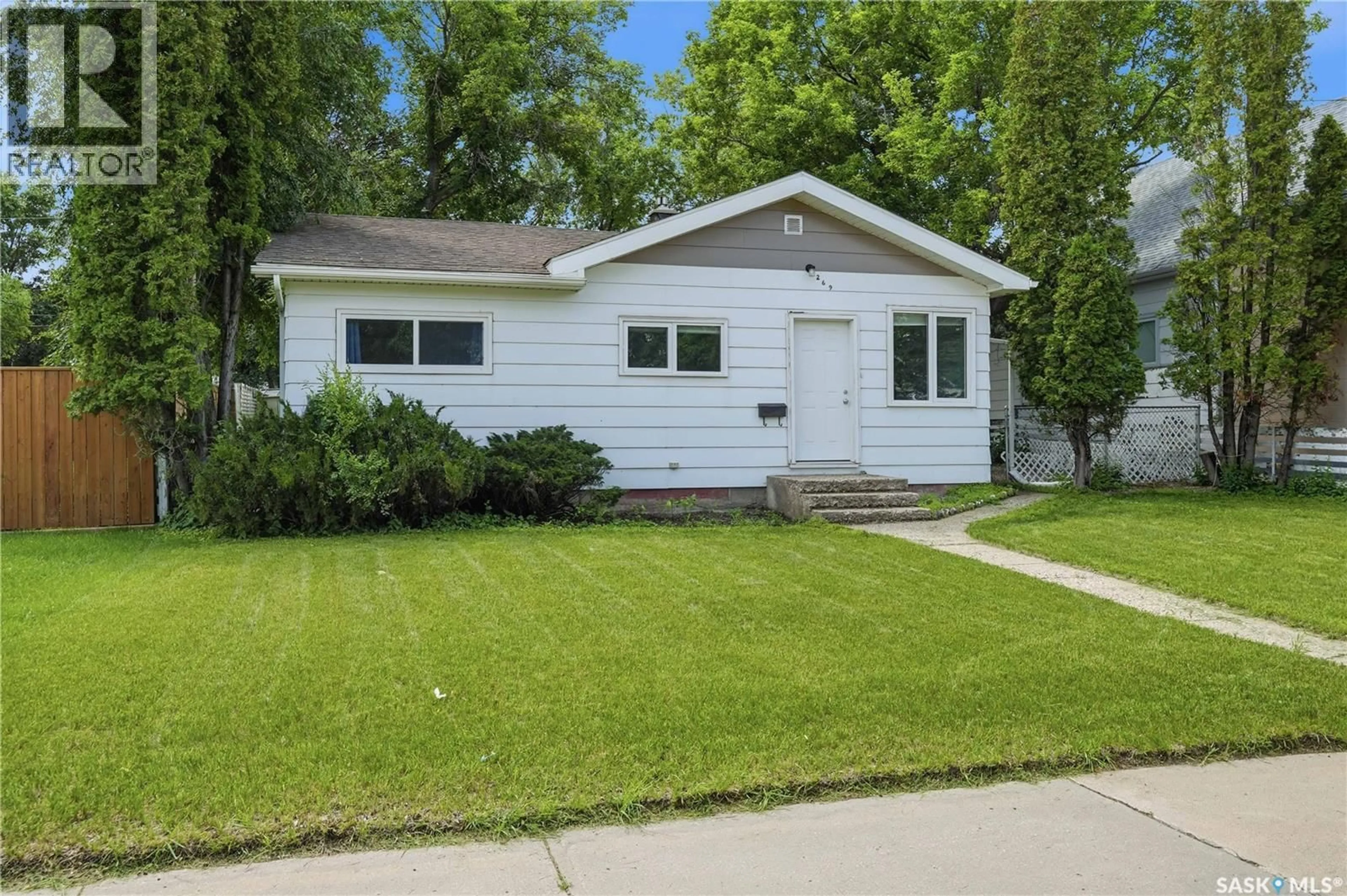 Home with vinyl exterior material, street for 269 IROQUOIS STREET, Moose Jaw Saskatchewan S6H5A8