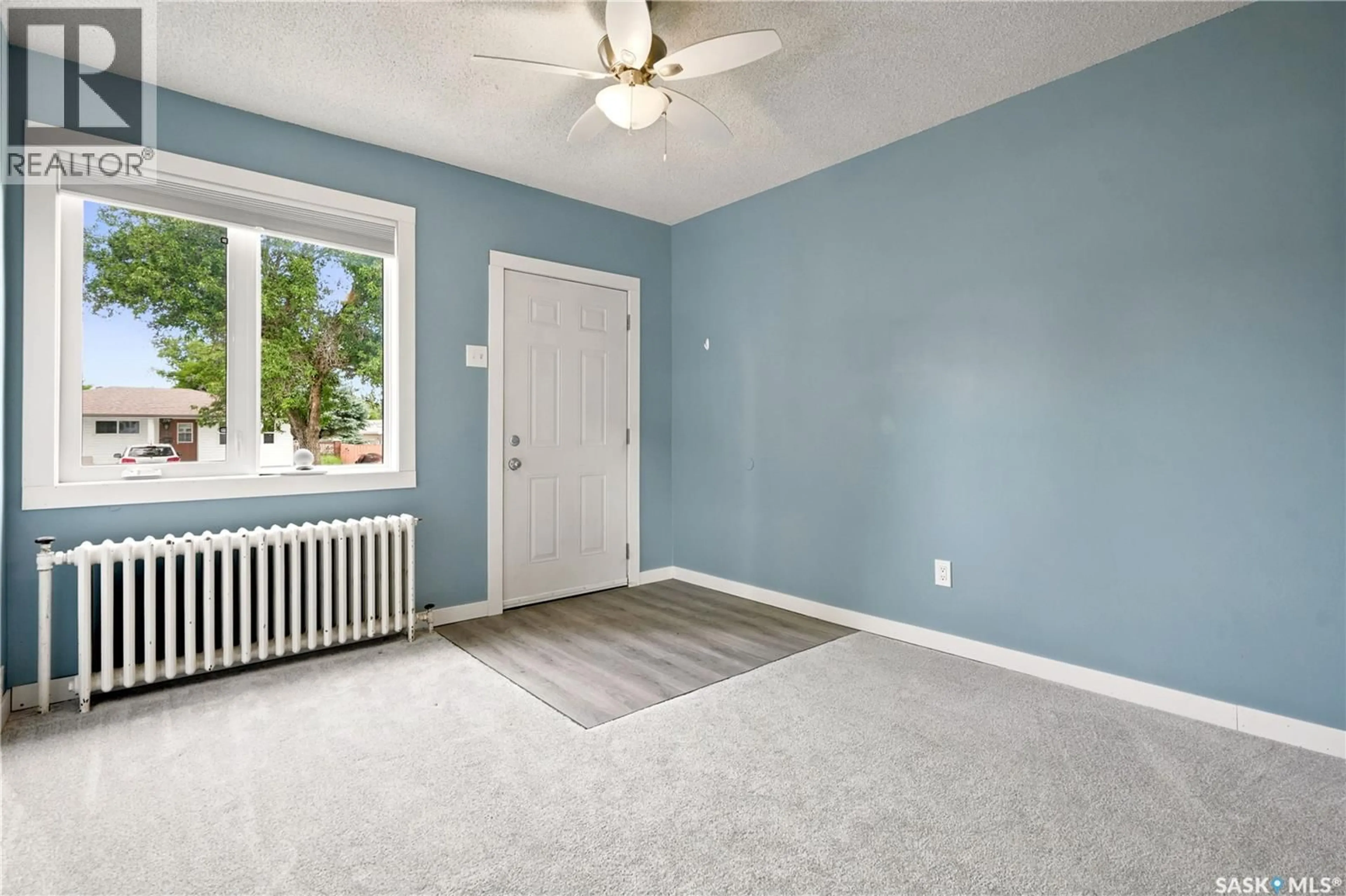 A pic of a room for 269 IROQUOIS STREET, Moose Jaw Saskatchewan S6H5A8