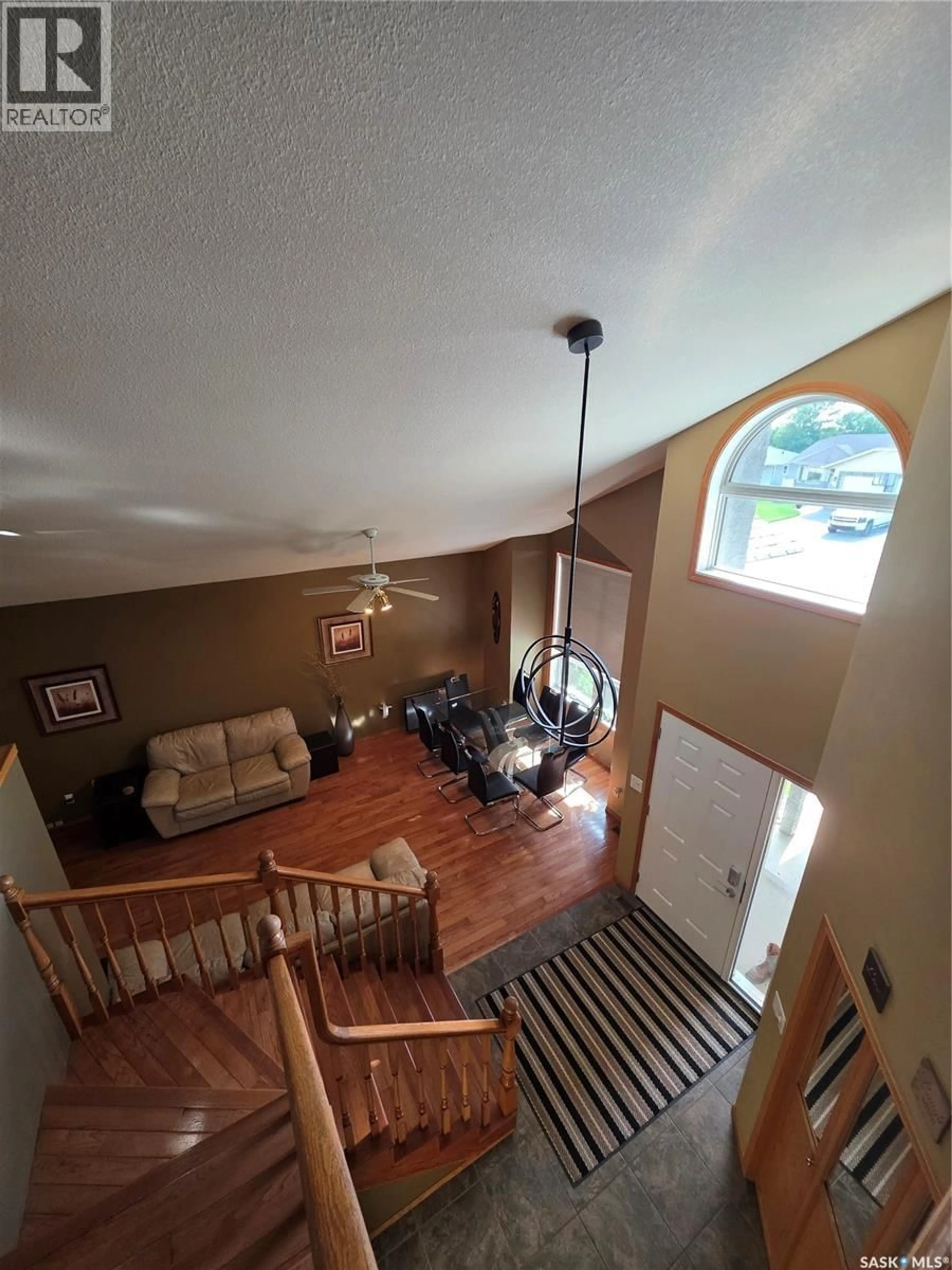 Indoor foyer for 2267 NEWCOMBE DRIVE, Estevan Saskatchewan S4A2S6