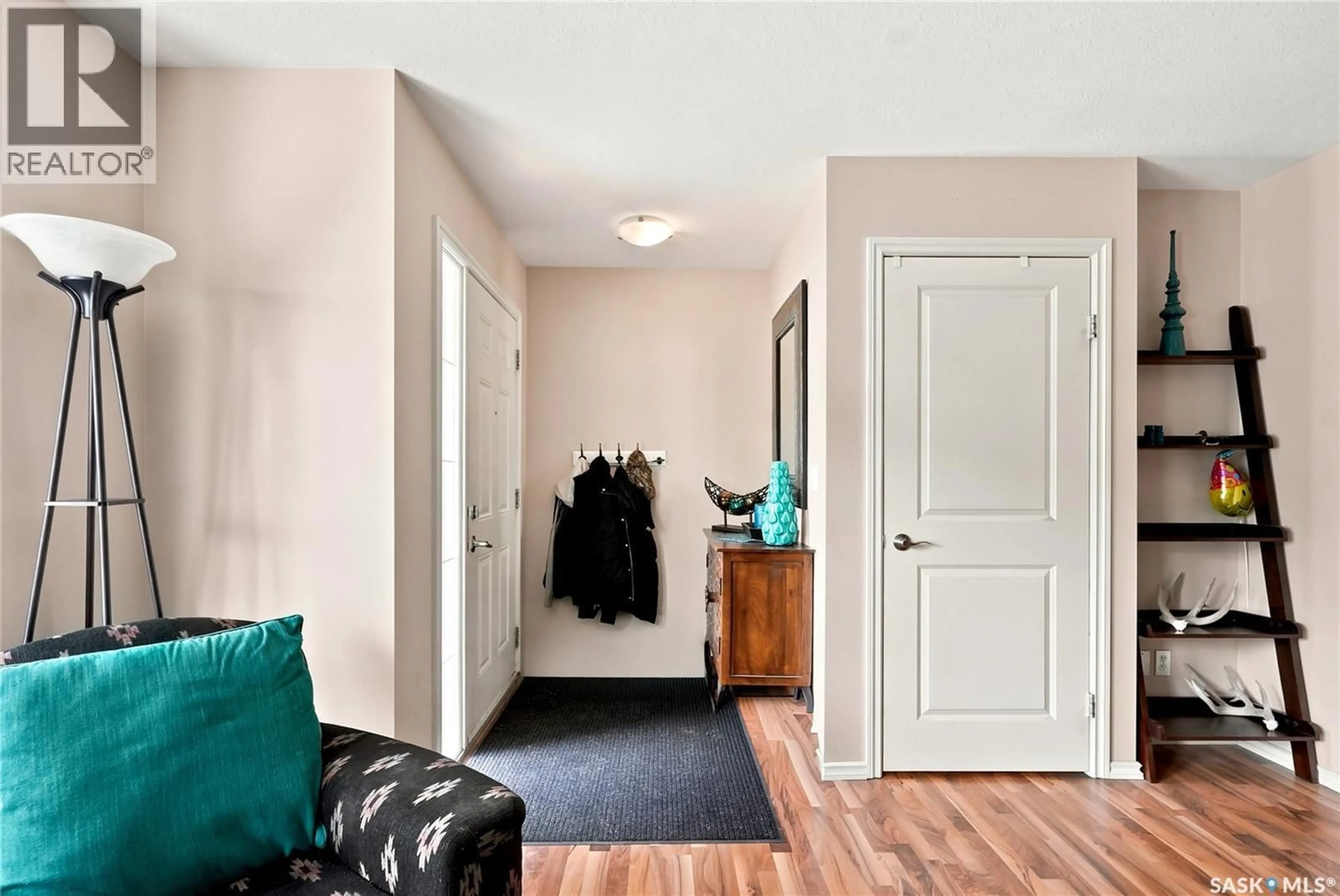 Indoor entryway for 415 - 106 LYND CRESCENT, Saskatoon Saskatchewan S7T0C2
