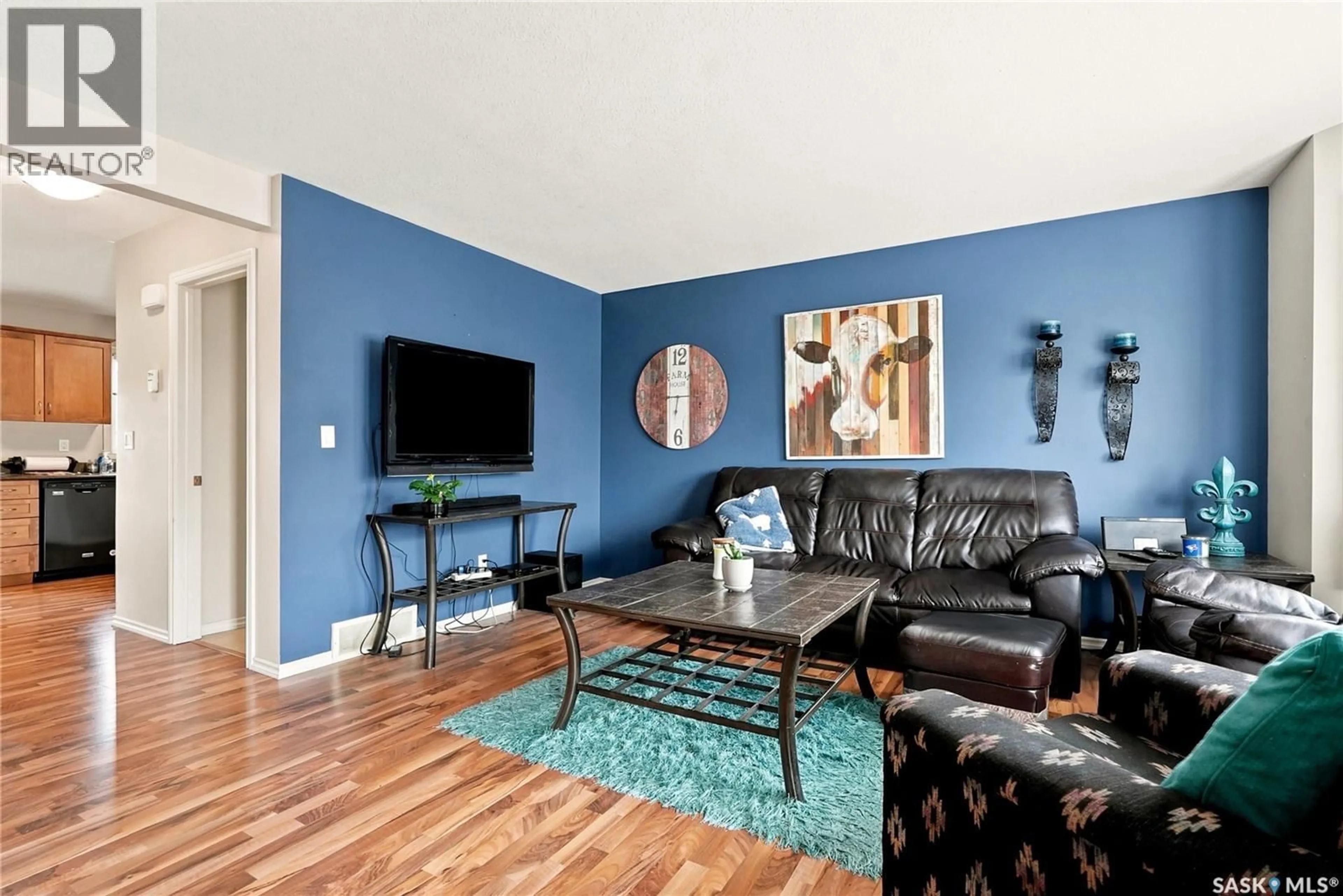 Living room with furniture, unknown for 415 - 106 LYND CRESCENT, Saskatoon Saskatchewan S7T0C2