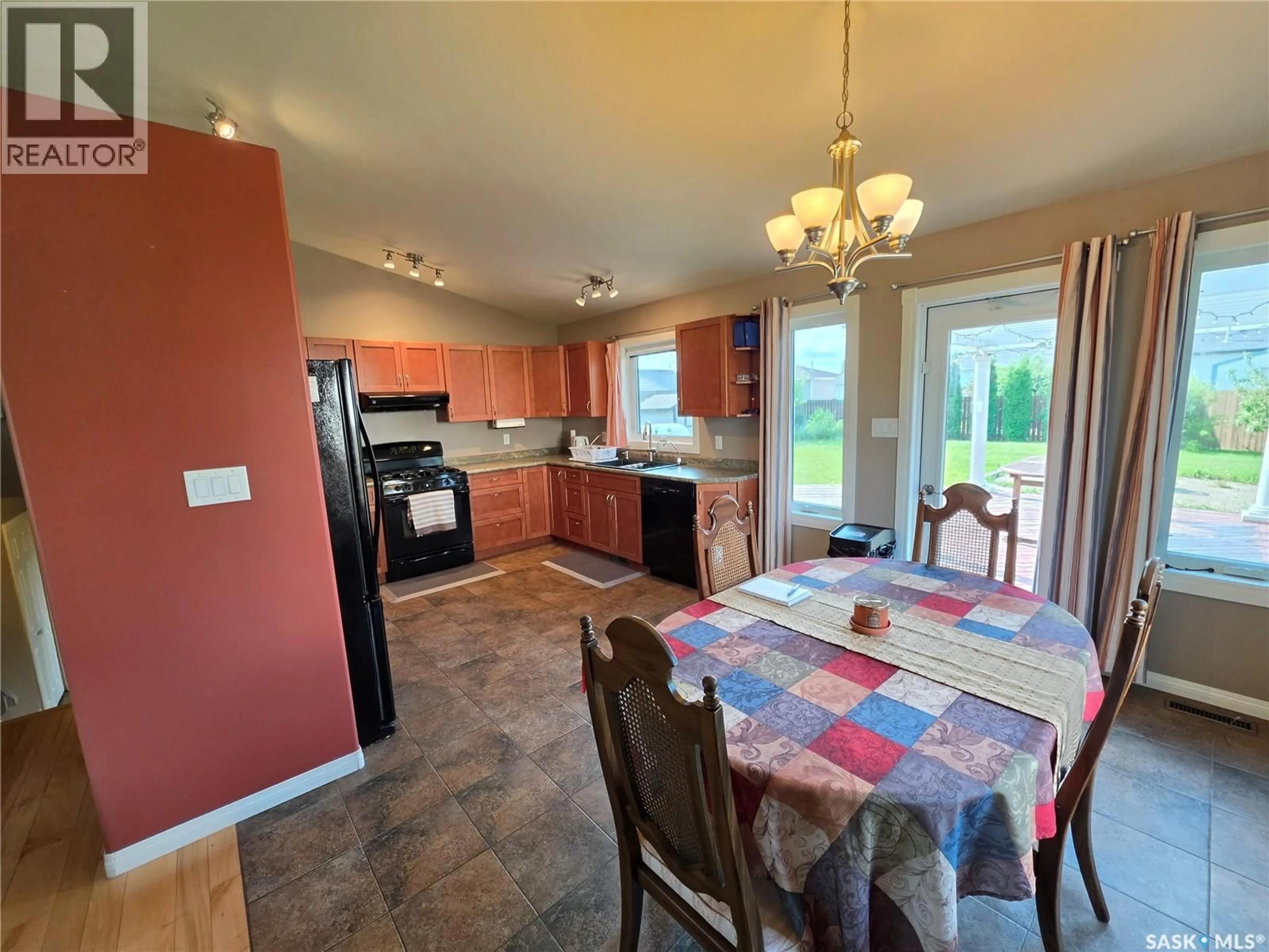Open concept kitchen, unknown for 612 7TH AVENUE, Meadow Lake Saskatchewan S9X1B1