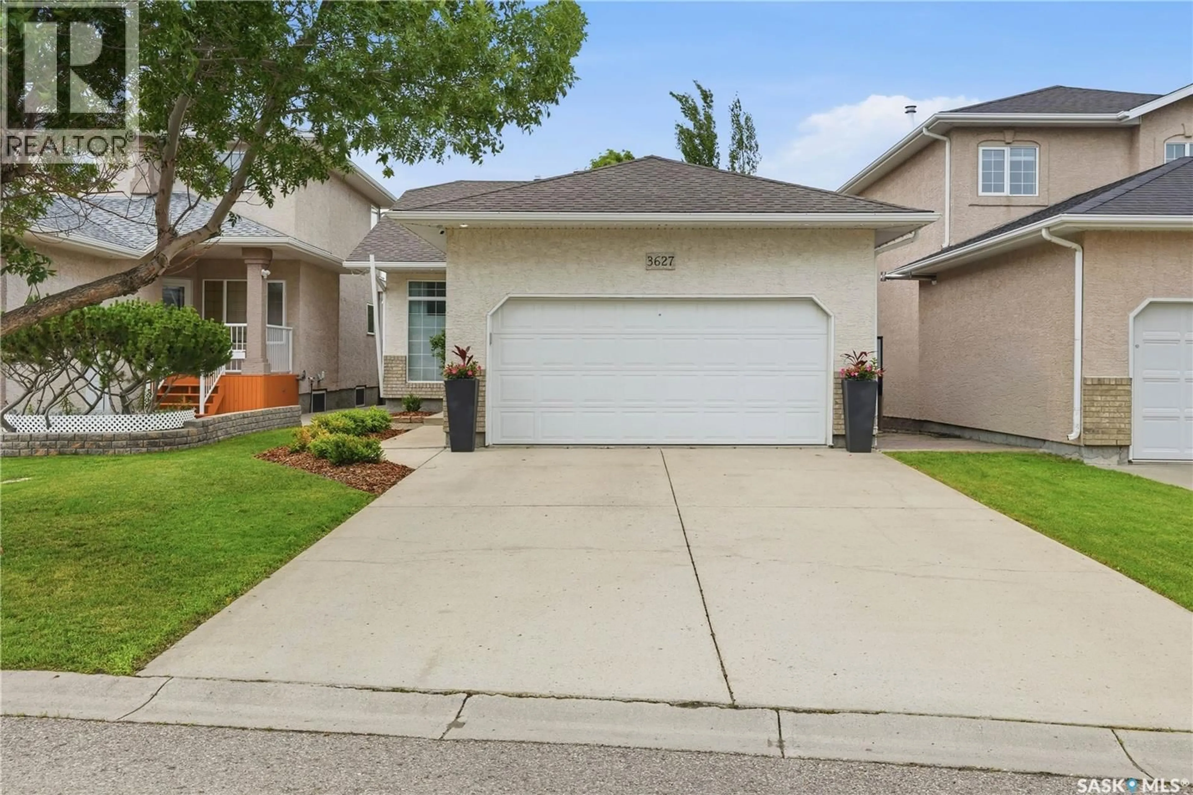 Home with vinyl exterior material, street for 3627 NOTTINGHAM CRESCENT, Regina Saskatchewan S4V2Z9