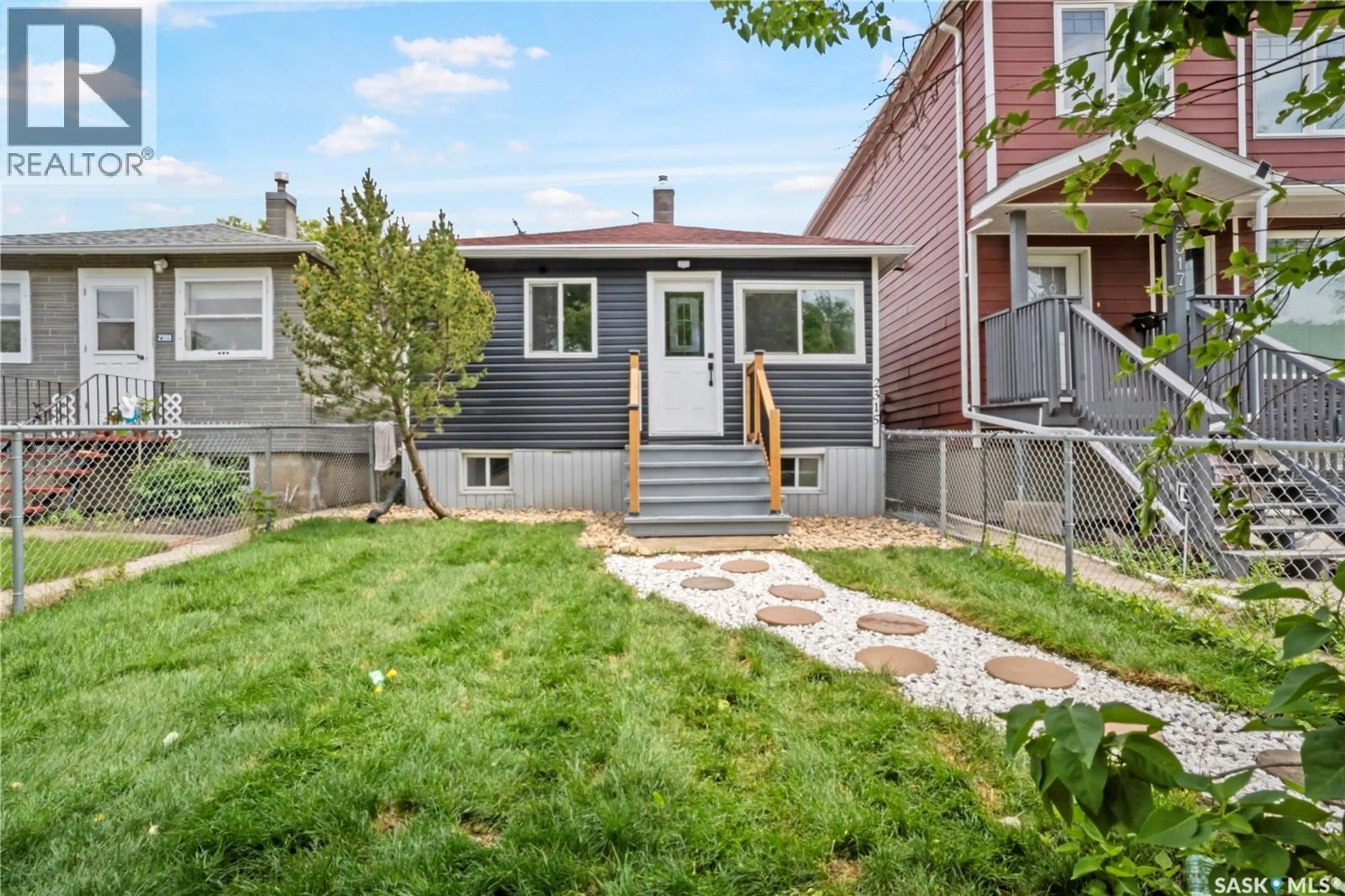 Patio, street for 2315 FRANCIS STREET, Regina Saskatchewan S4N2P8