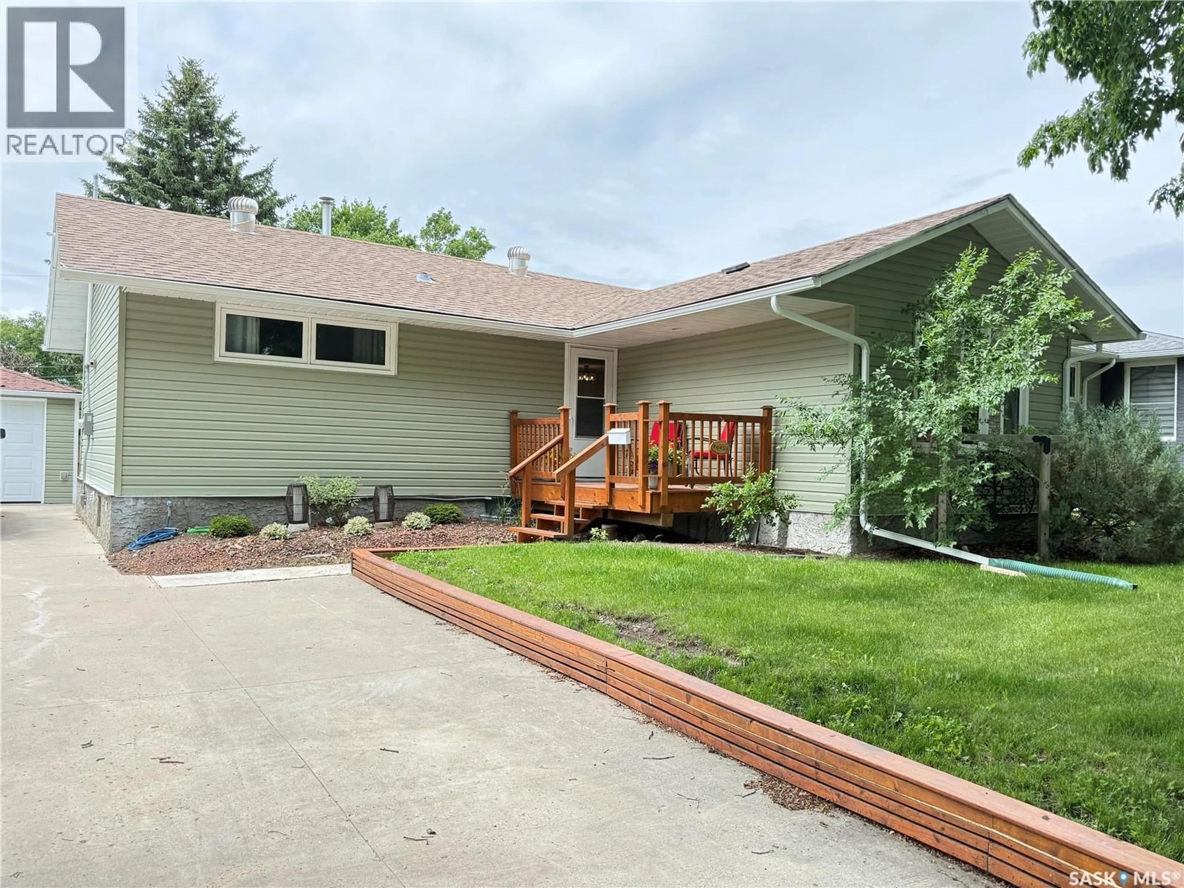 Unknown for 615 WINDSOR STREET, Weyburn Saskatchewan S4H0X1